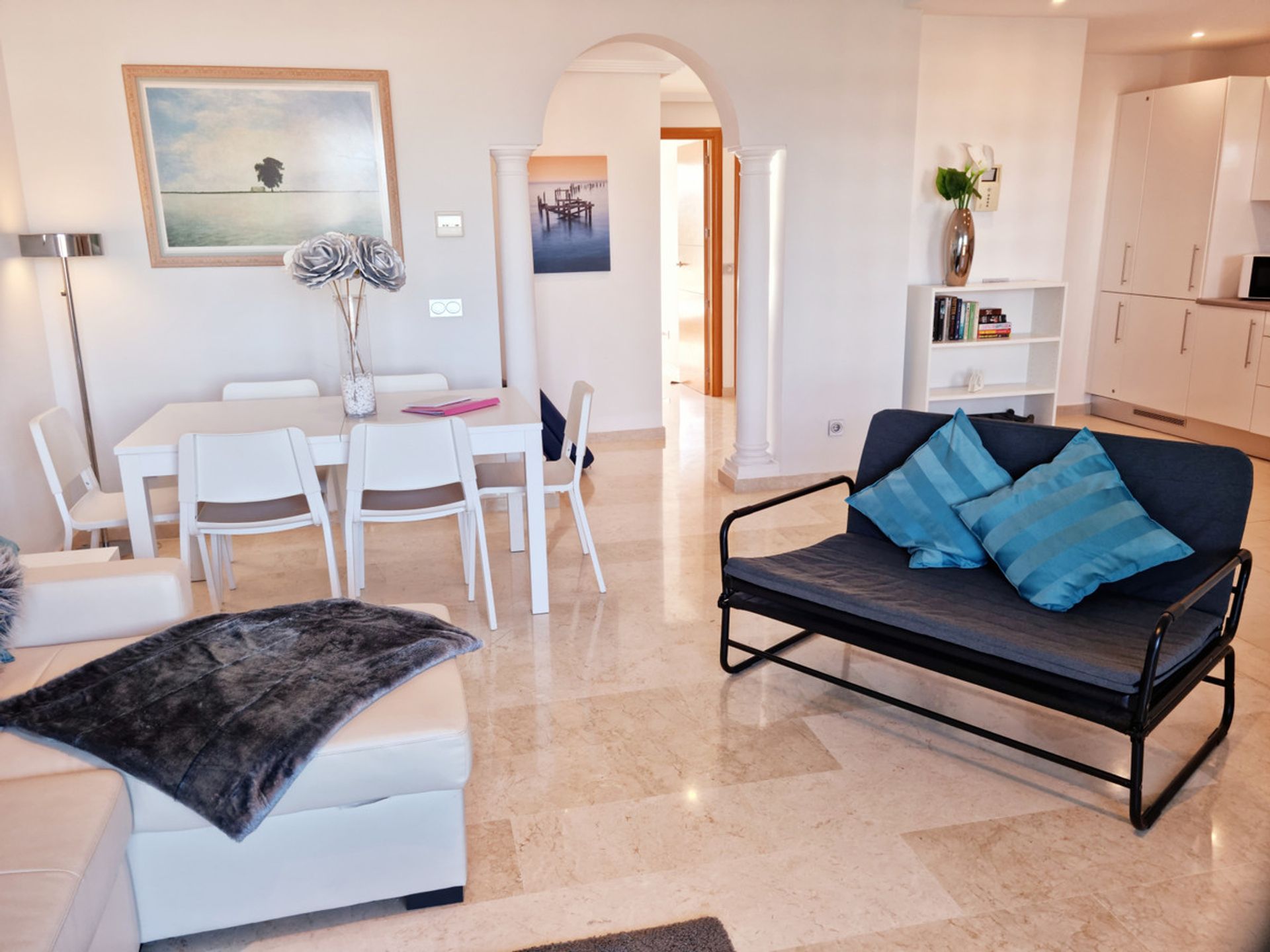 Condominium in Puerto de la Duquesa, Andalusia 10174780