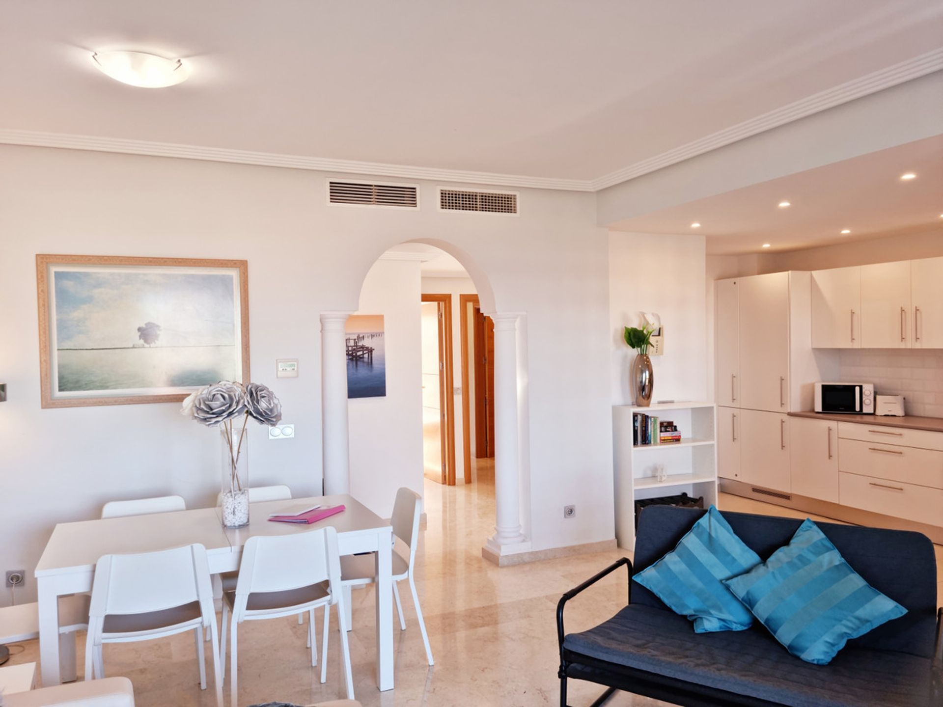 Condominium in Puerto de la Duquesa, Andalusia 10174780