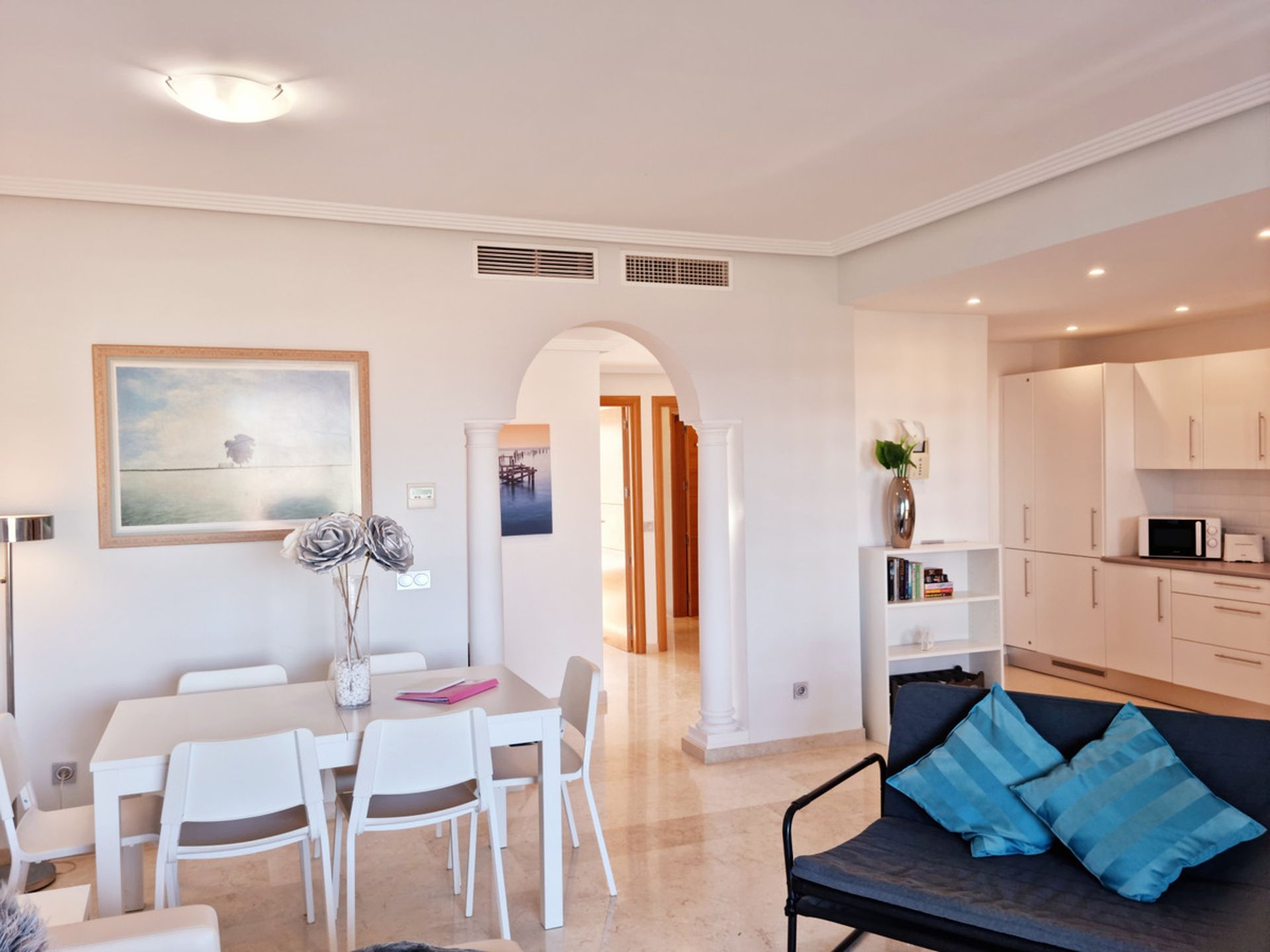 Condominium in Puerto de la Duquesa, Andalusia 10174780