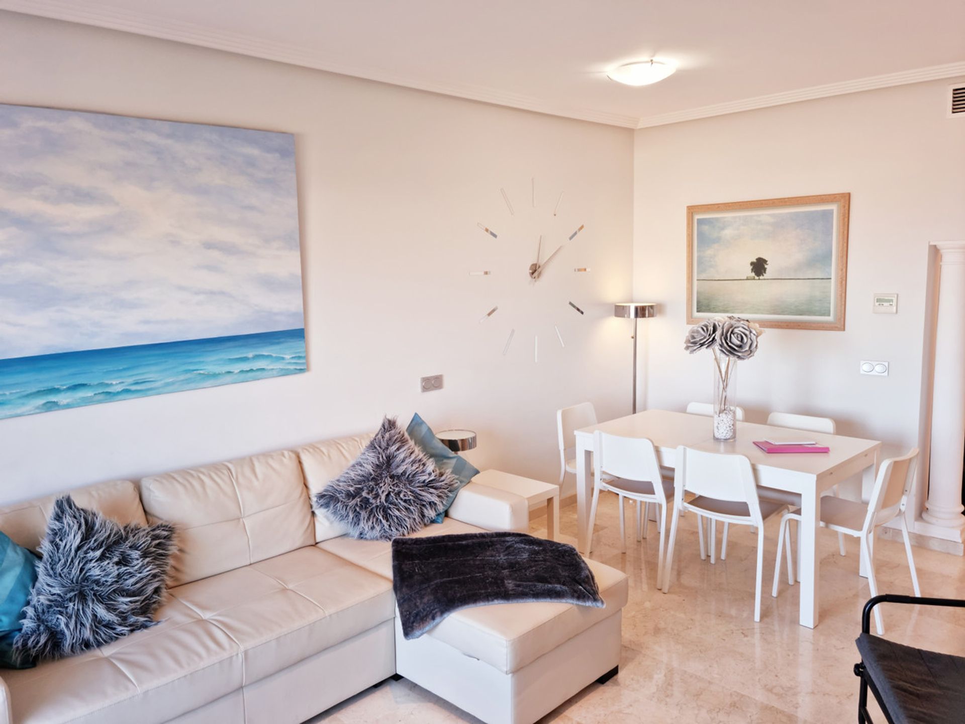 Condominium in Puerto de la Duquesa, Andalusia 10174780