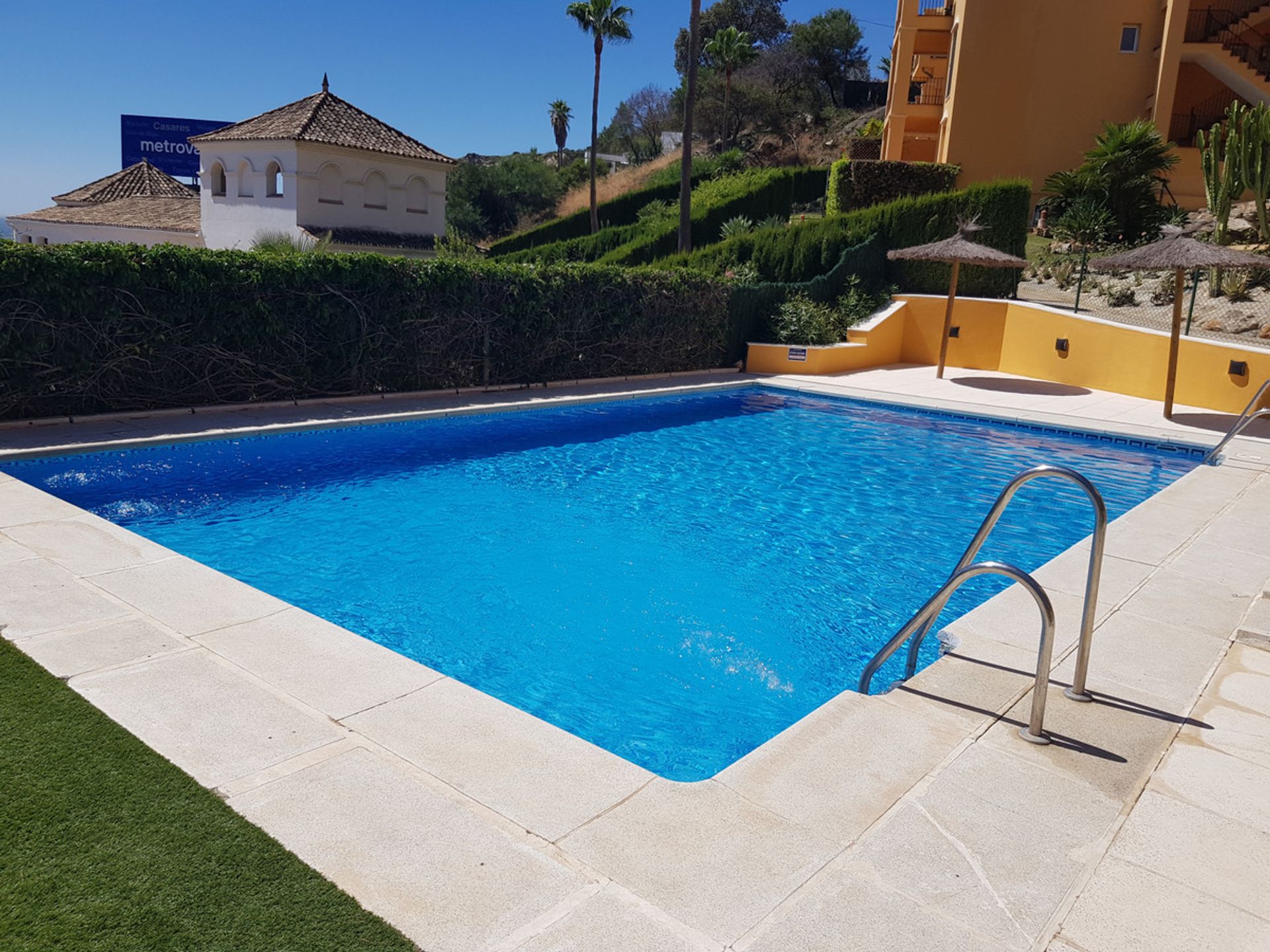 Condominium in Puerto de la Duquesa, Andalusia 10174929