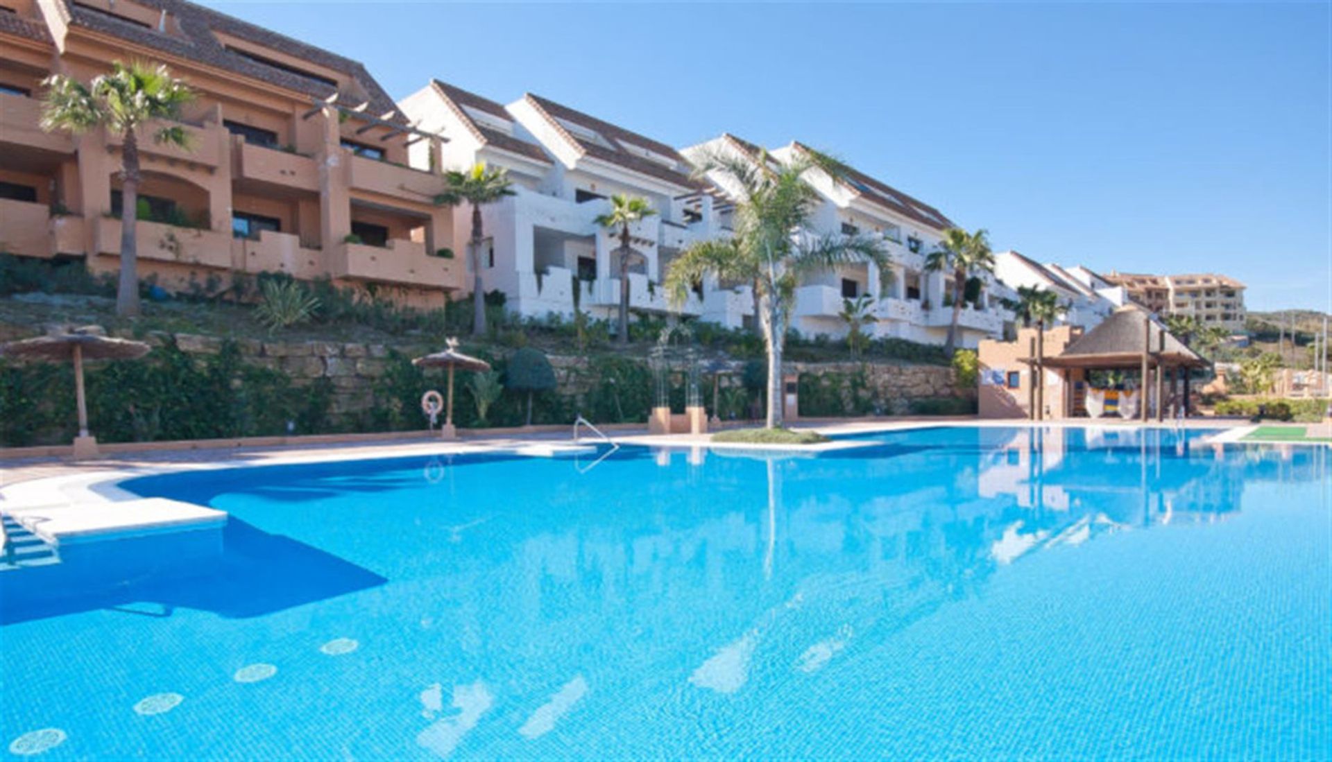 Condominium in Castillo de Sabinillas, Andalusia 10174949