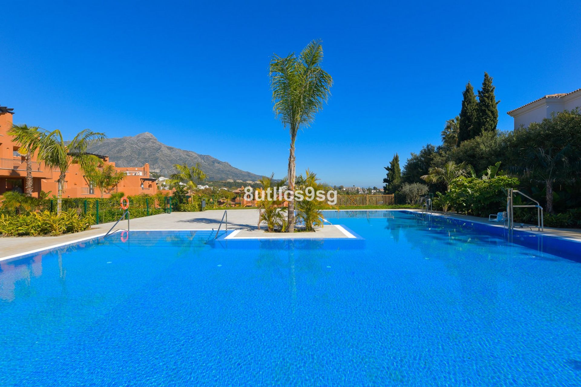 Condominium in Marbella, Andalucía 10175047