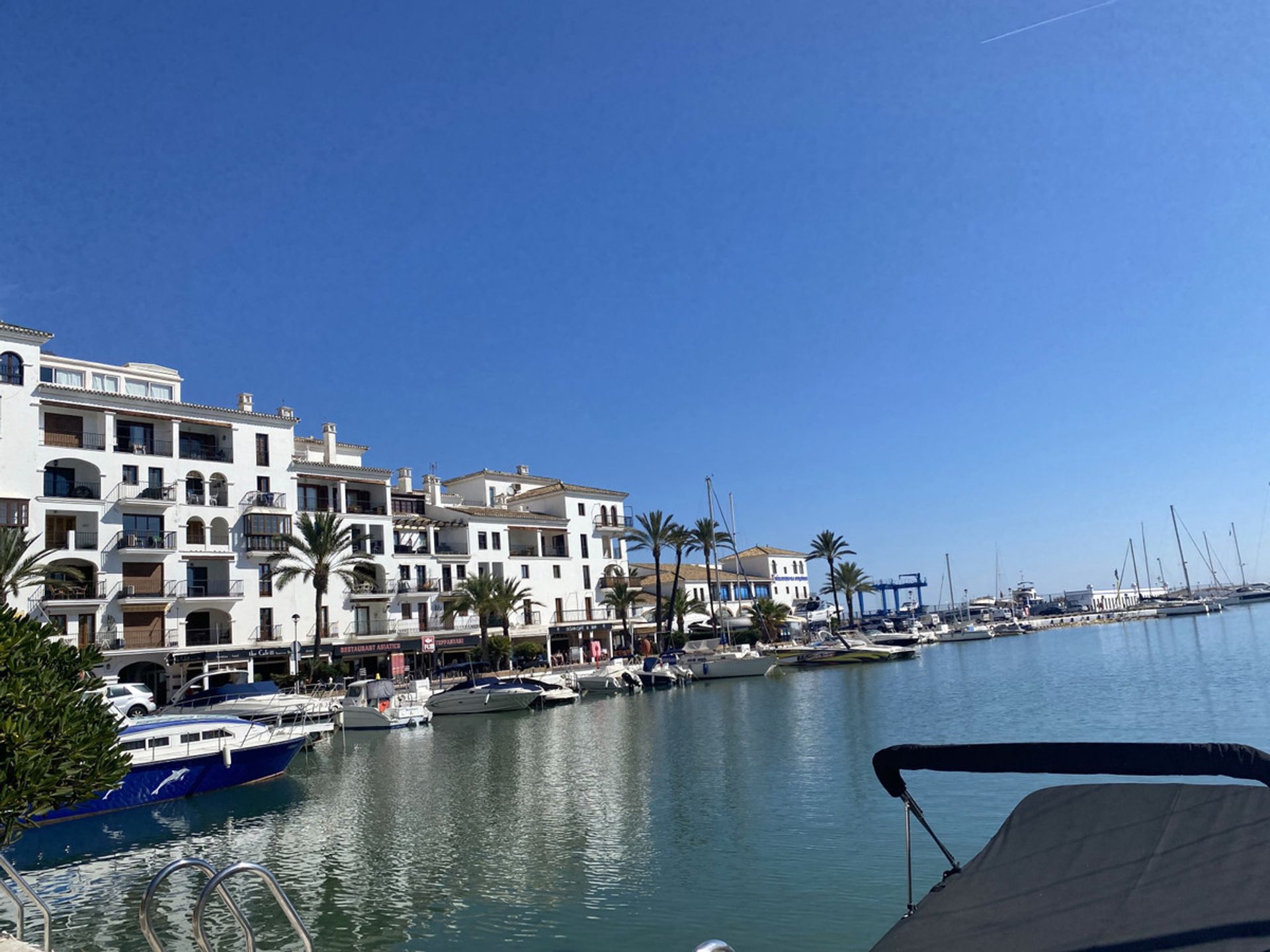 σπίτι σε Puerto de la Duquesa, Andalusia 10175178