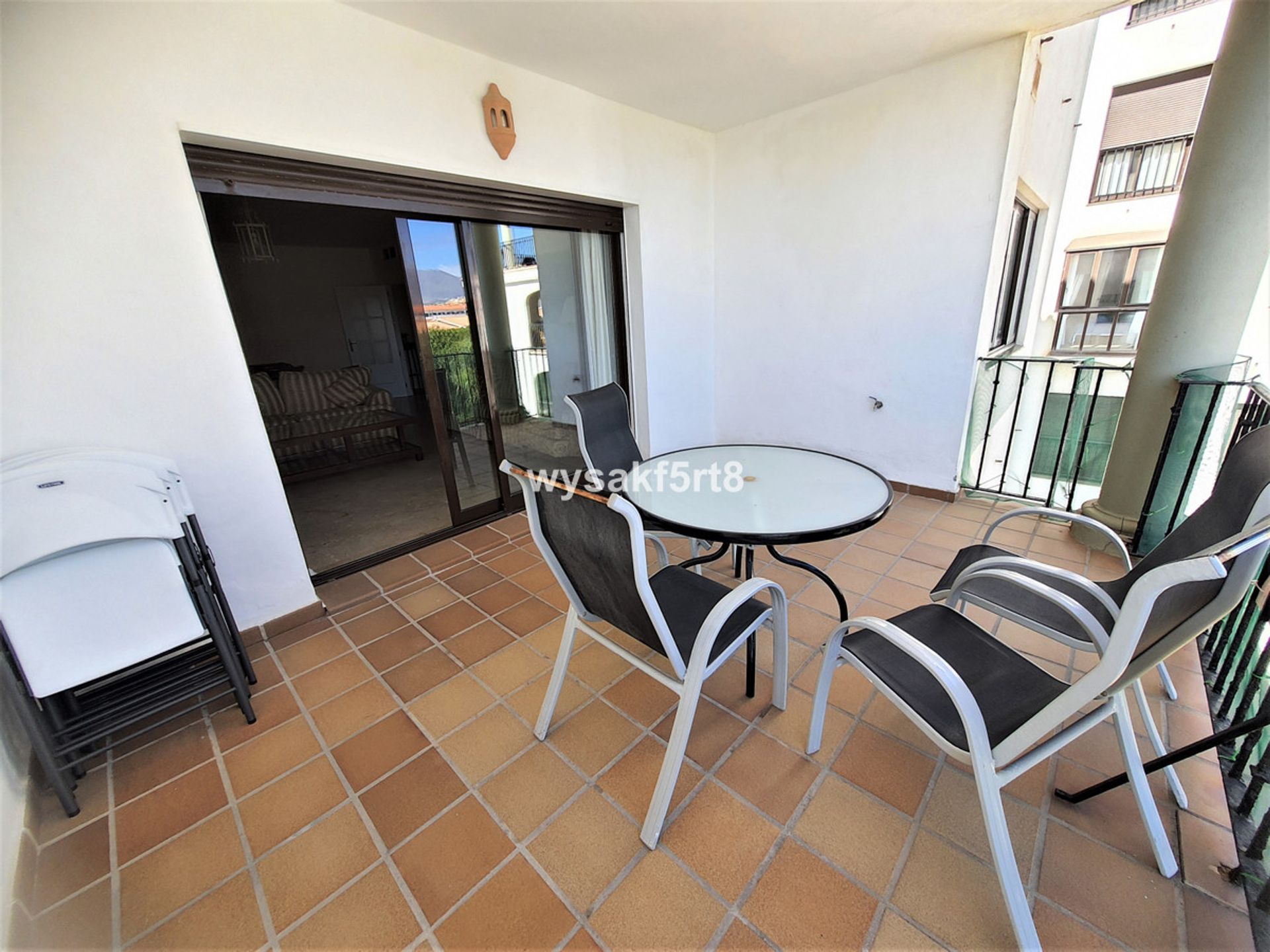 Condominium in Puerto de la Duquesa, Andalusia 10175245