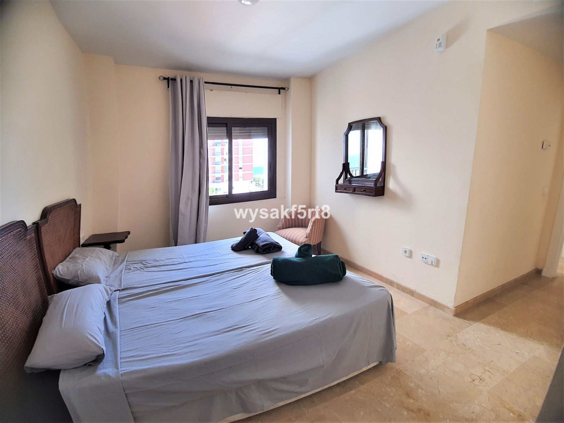 קוֹנדוֹמִינִיוֹן ב Puerto de la Duquesa, Andalusia 10175245