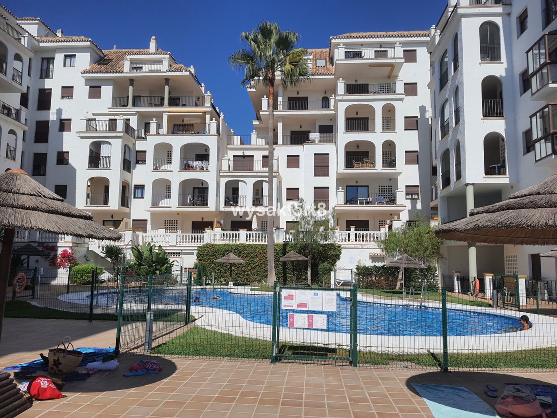 Condominium in Puerto de la Duquesa, Andalusia 10175245