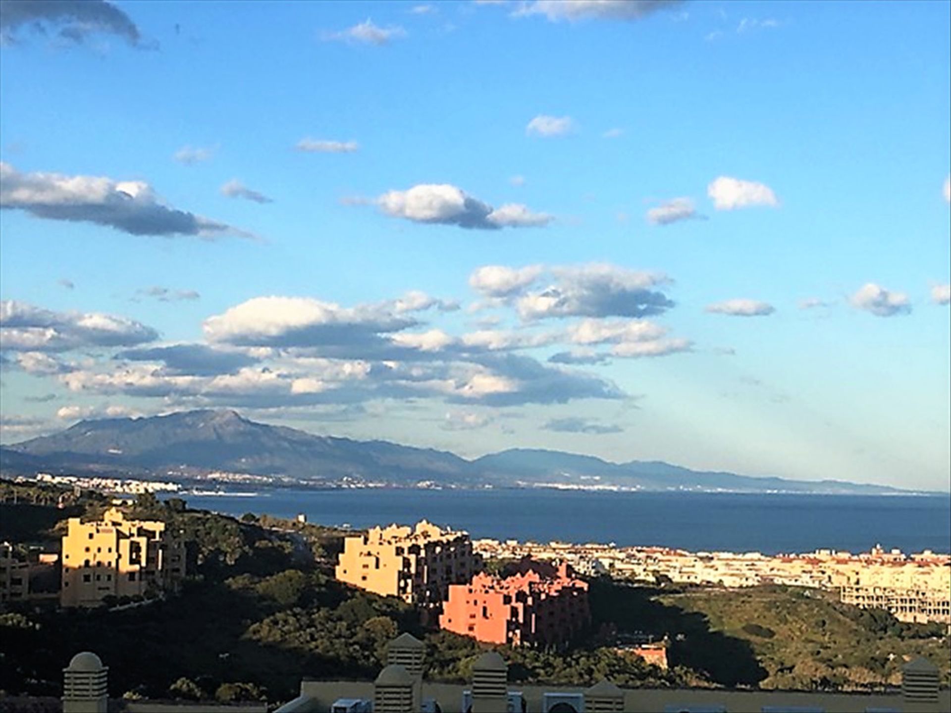 casa en Puerto de la Duquesa, Andalusia 10175298