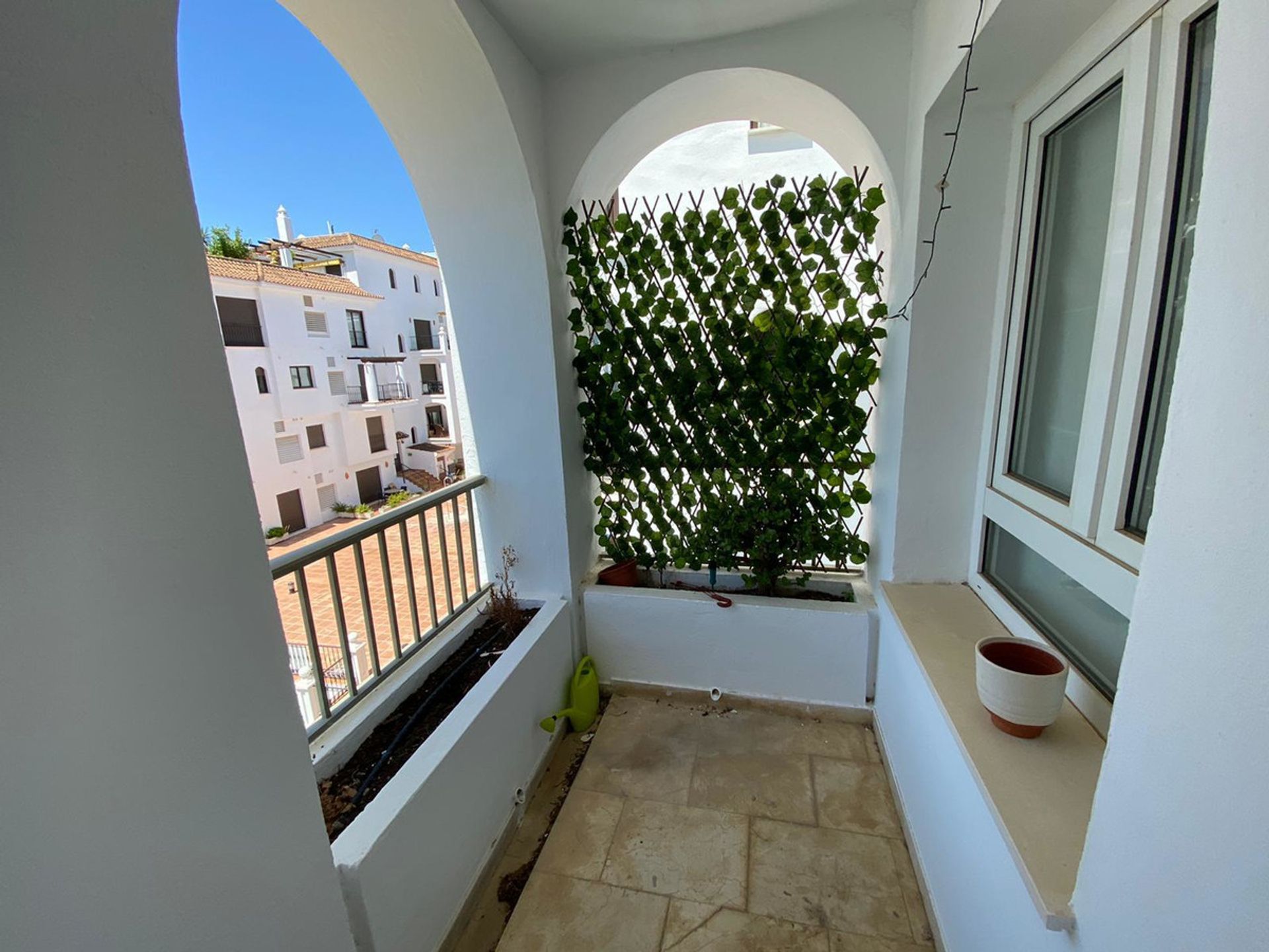 Condominium in Puerto de la Duquesa, Andalusia 10175340