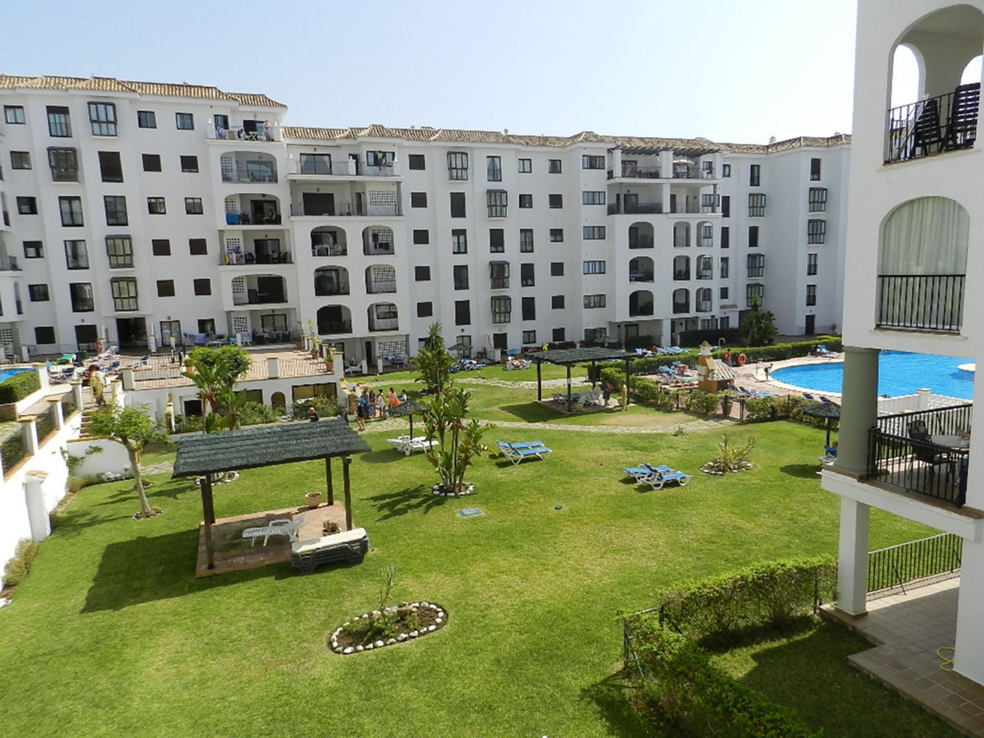 Condominio en Puerto de la Duquesa, Andalusia 10175435