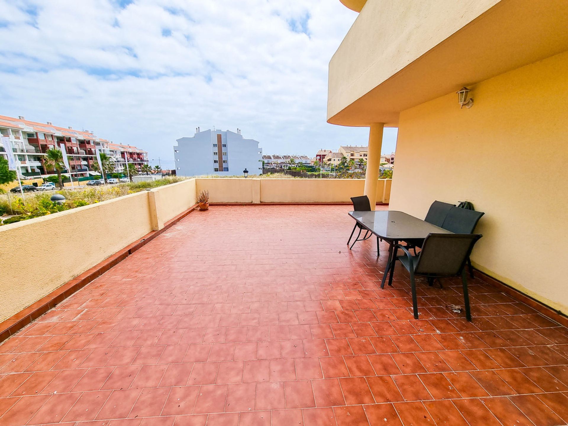 Condominium dans Puerto de la Duquesa, Andalusia 10175530