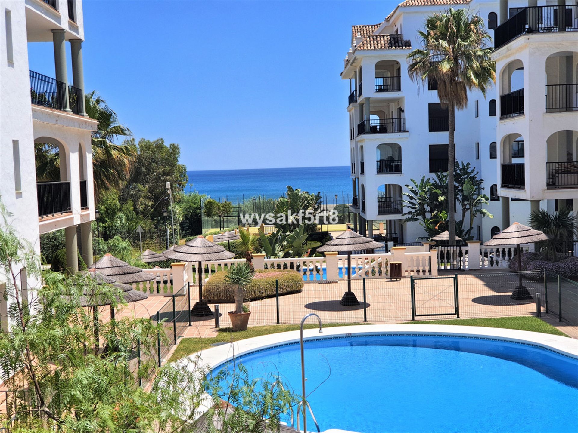 Condominio en Puerto de la Duquesa, Andalusia 10175534