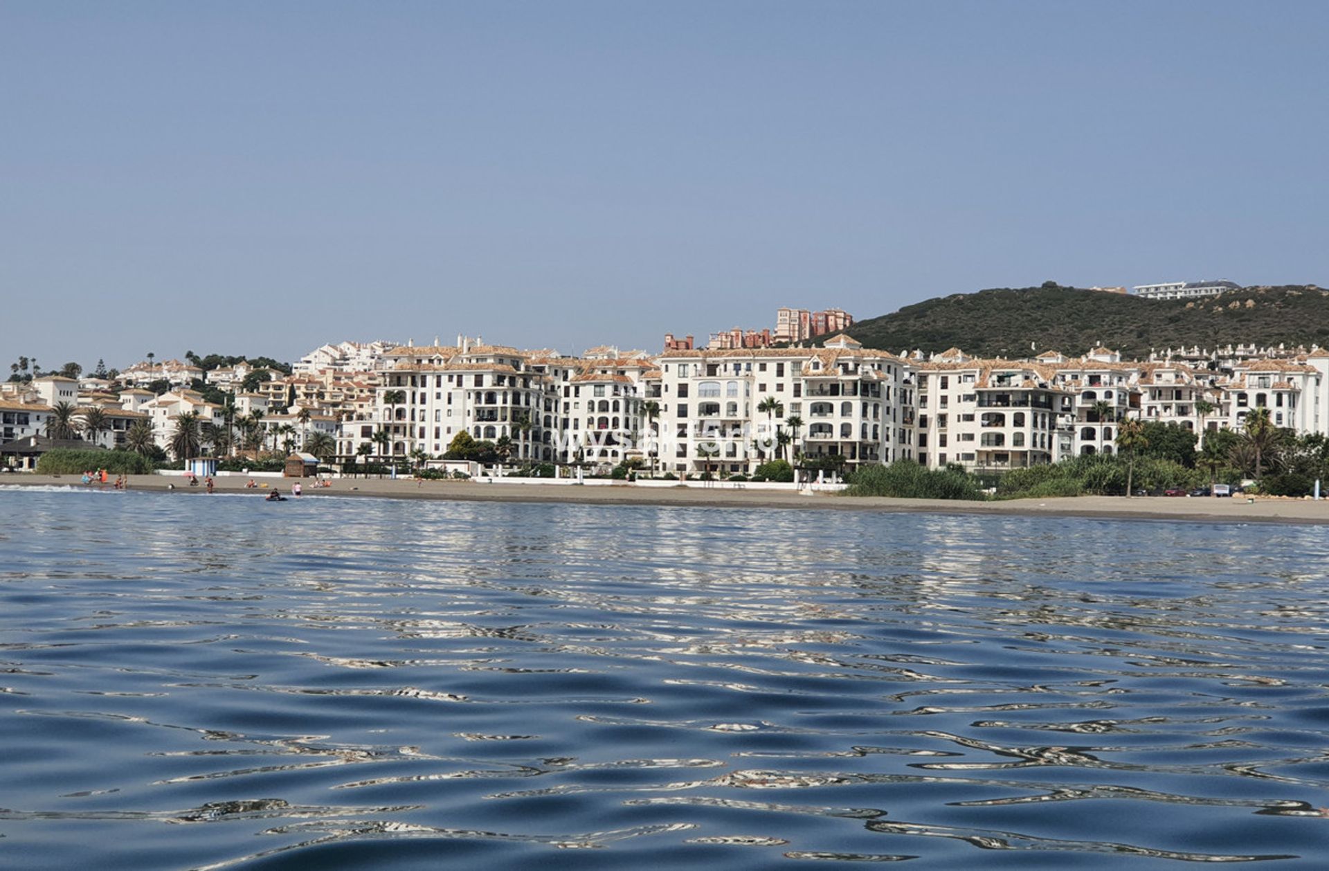 Condominium in Puerto de la Duquesa, Andalusia 10175534