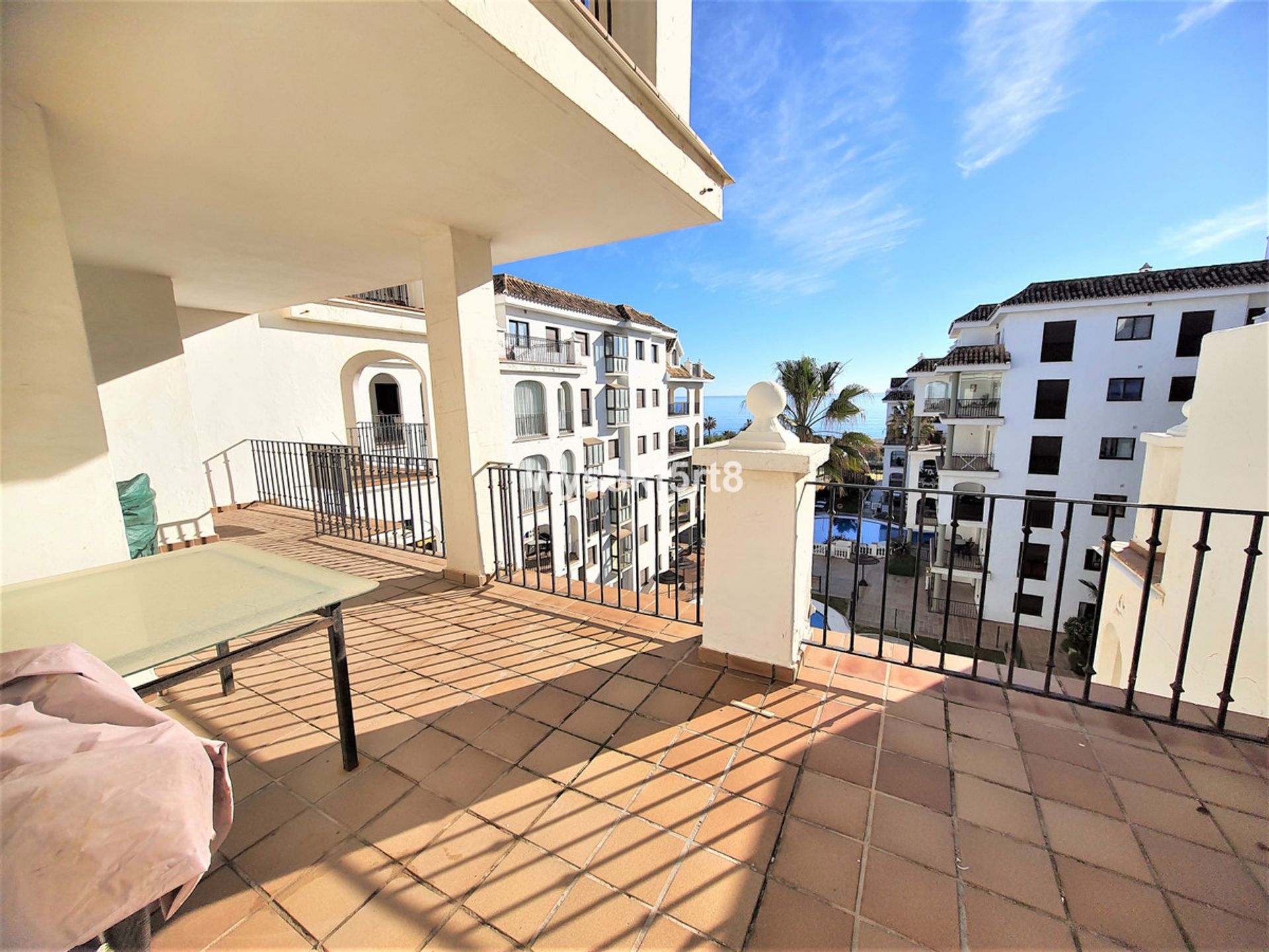 Condominio en Puerto de la Duquesa, Andalusia 10175534