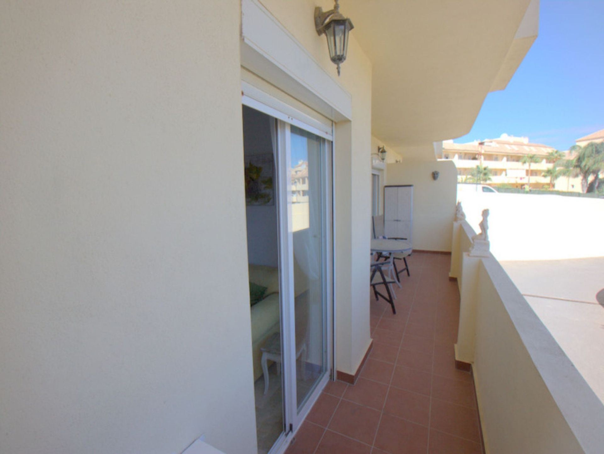 Condominium in Puerto de la Duquesa, Andalusia 10175559