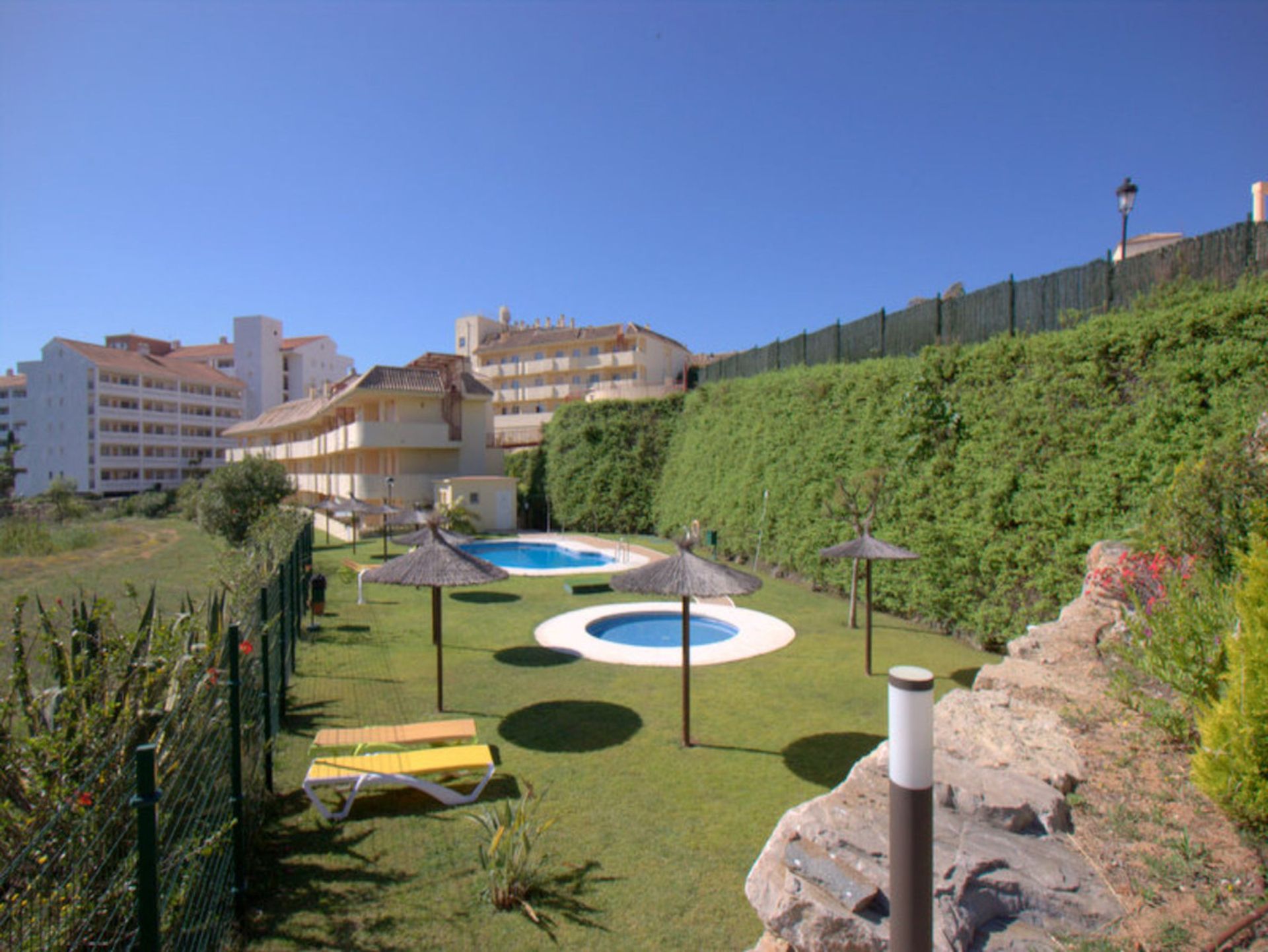 Condominium in Puerto de la Duquesa, Andalusia 10175559