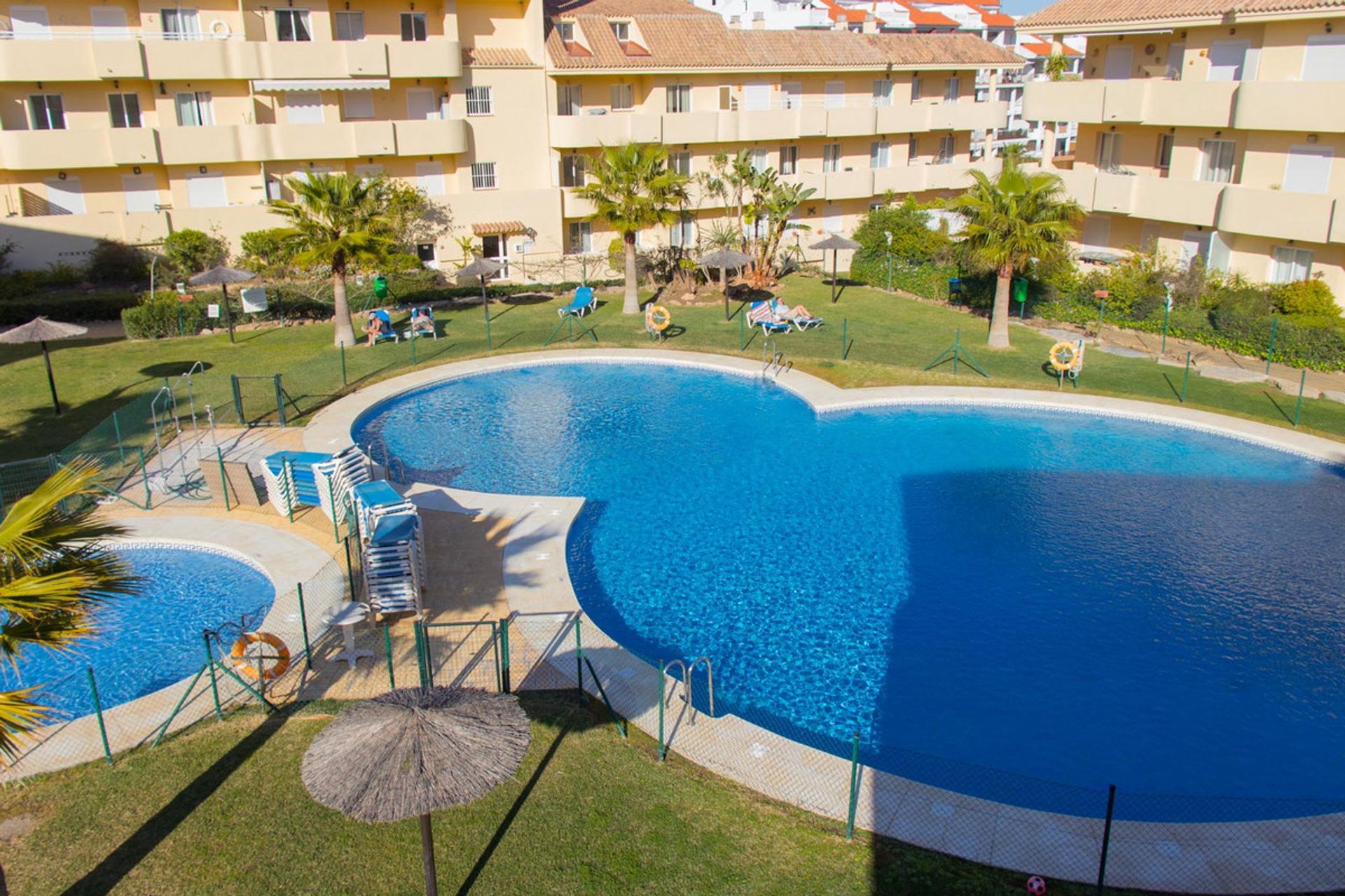 Casa nel Puerto de la Duquesa, Andalusia 10175586