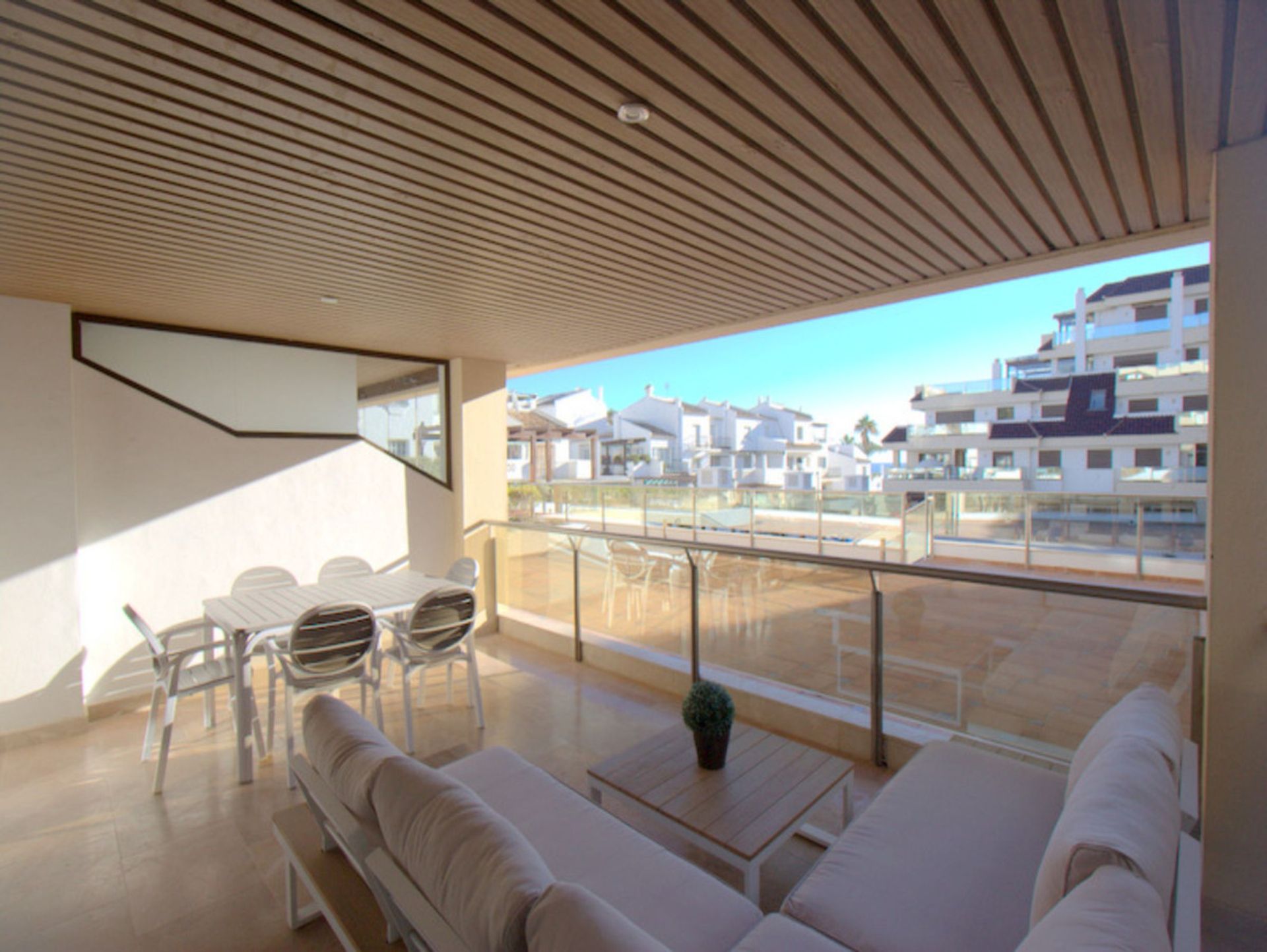 Condominium in Puerto de la Duquesa, Andalusia 10175598