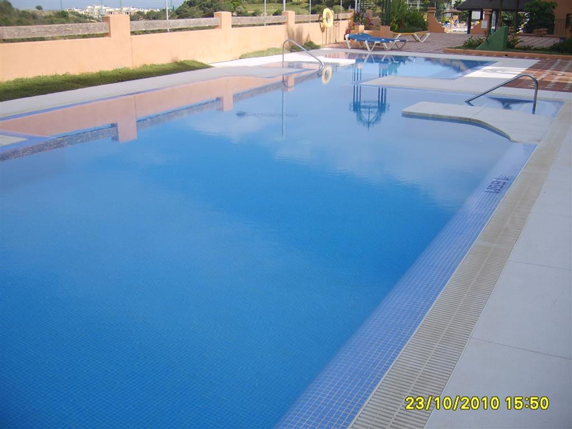 Condominio nel Puerto de la Duquesa, Andalusia 10175607