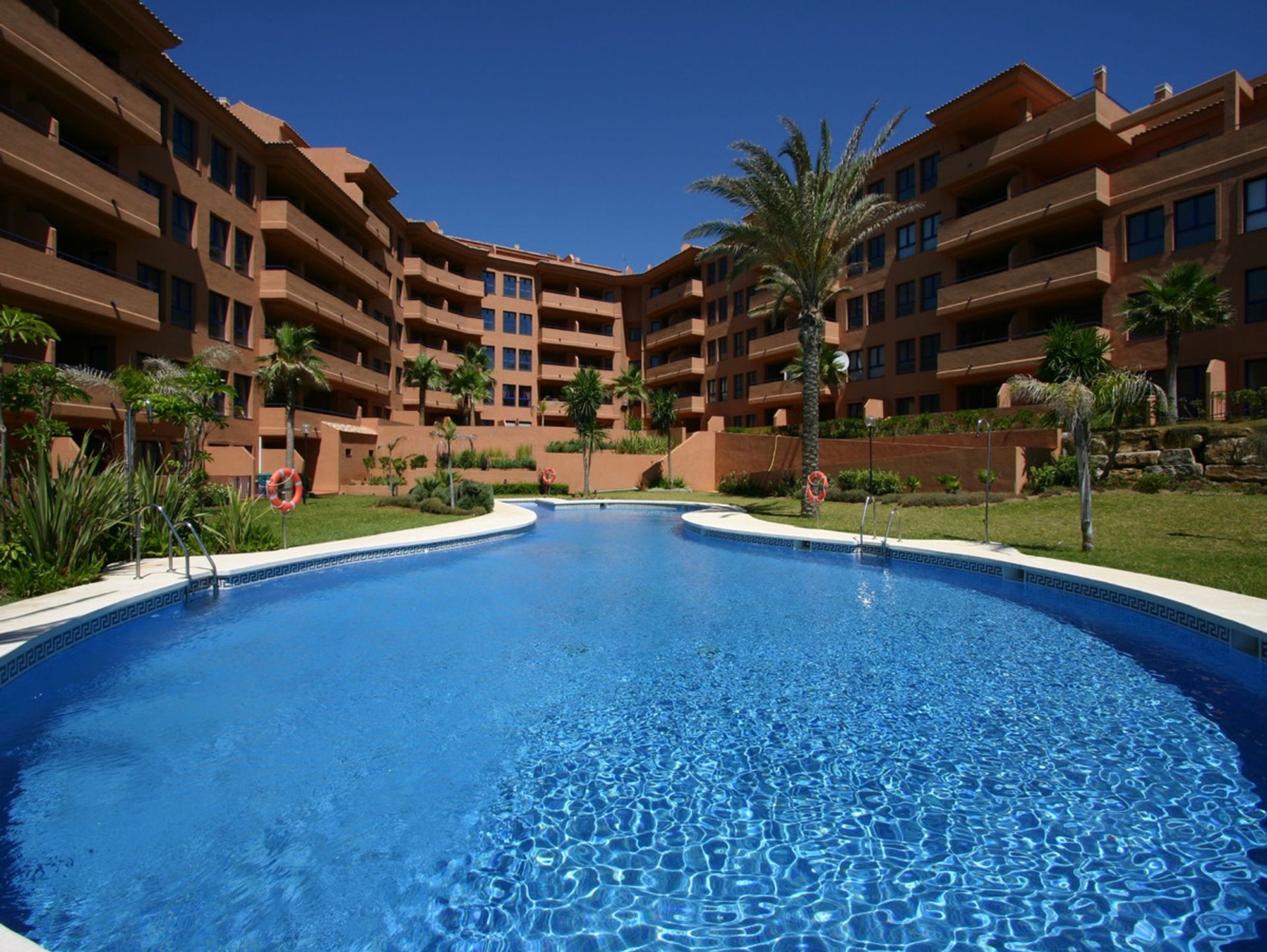 Condominium in Castillo de Sabinillas, Andalusië 10175706