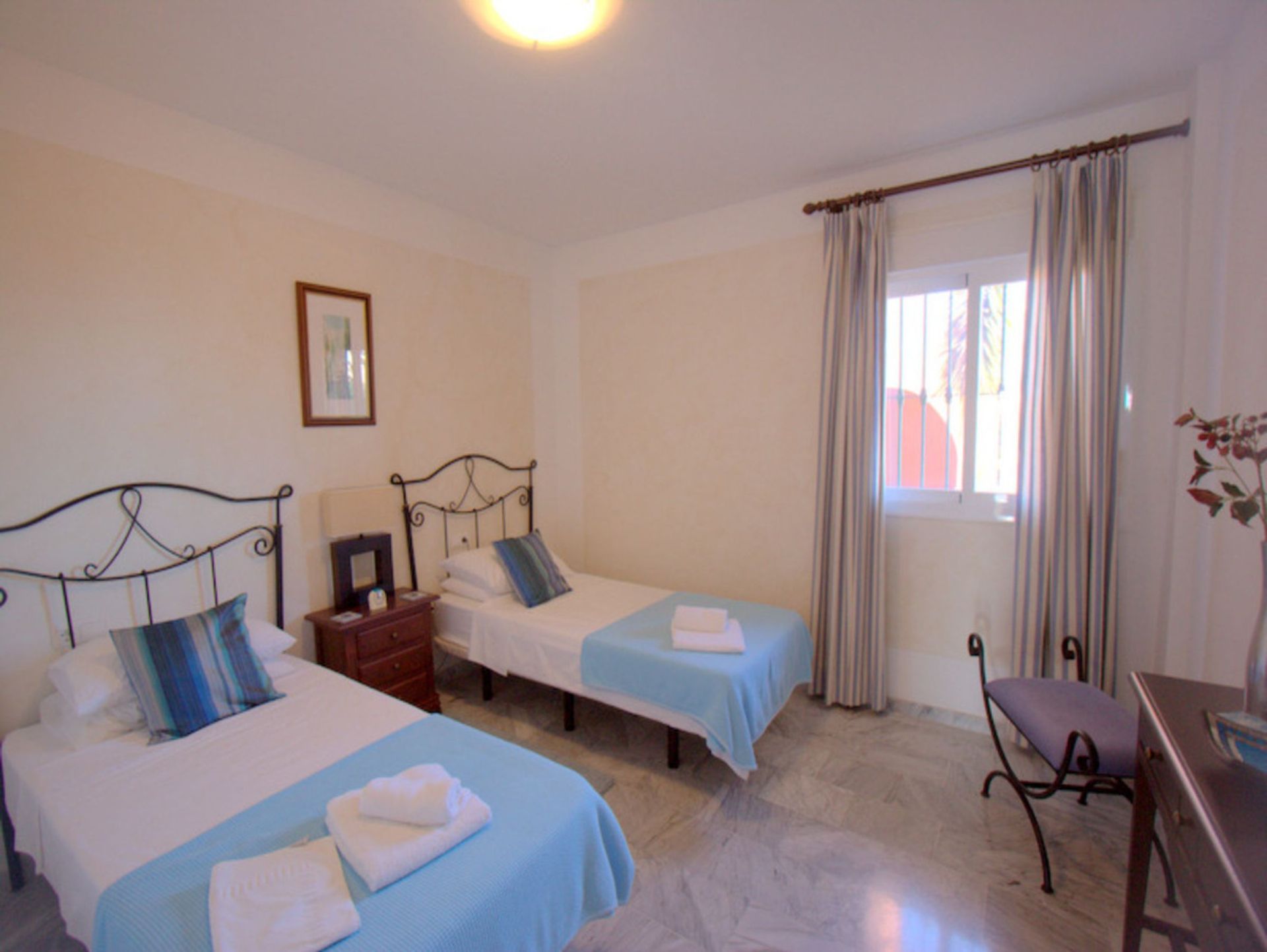 Condominium dans Puerto de la Duquesa, Andalusia 10175787