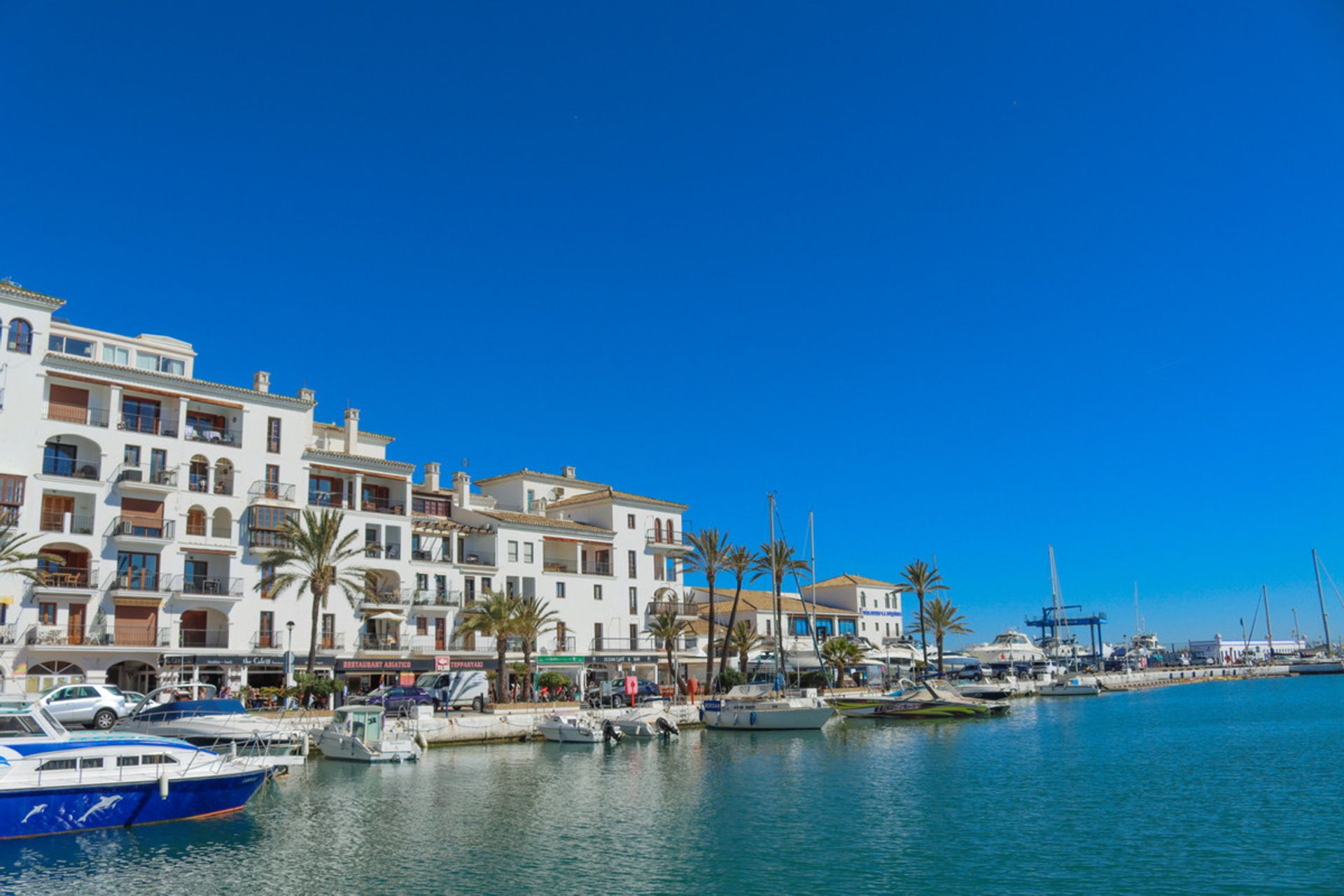 loger dans Puerto de la Duquesa, Andalusia 10175796