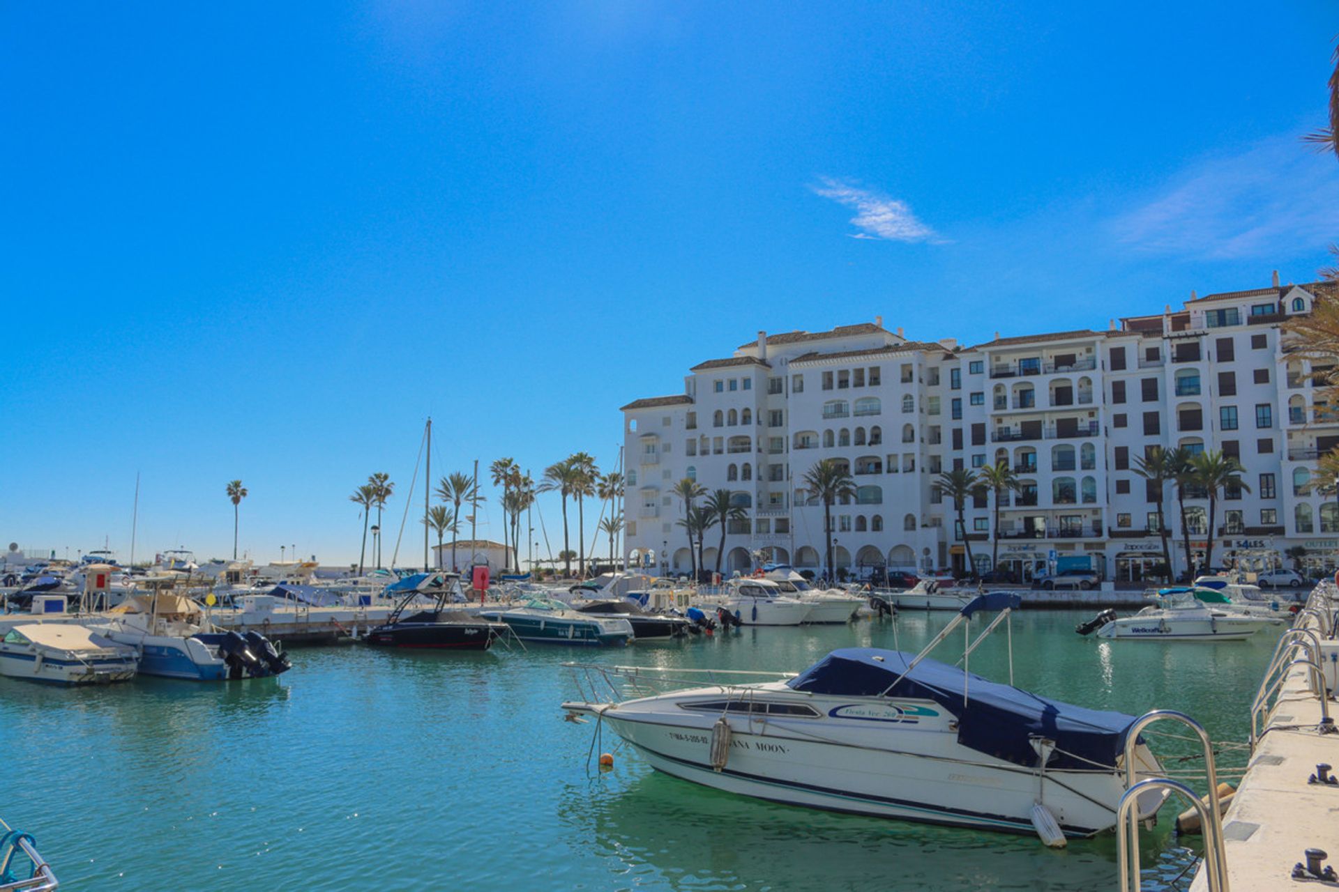 Casa nel Puerto de la Duquesa, Andalusia 10175796