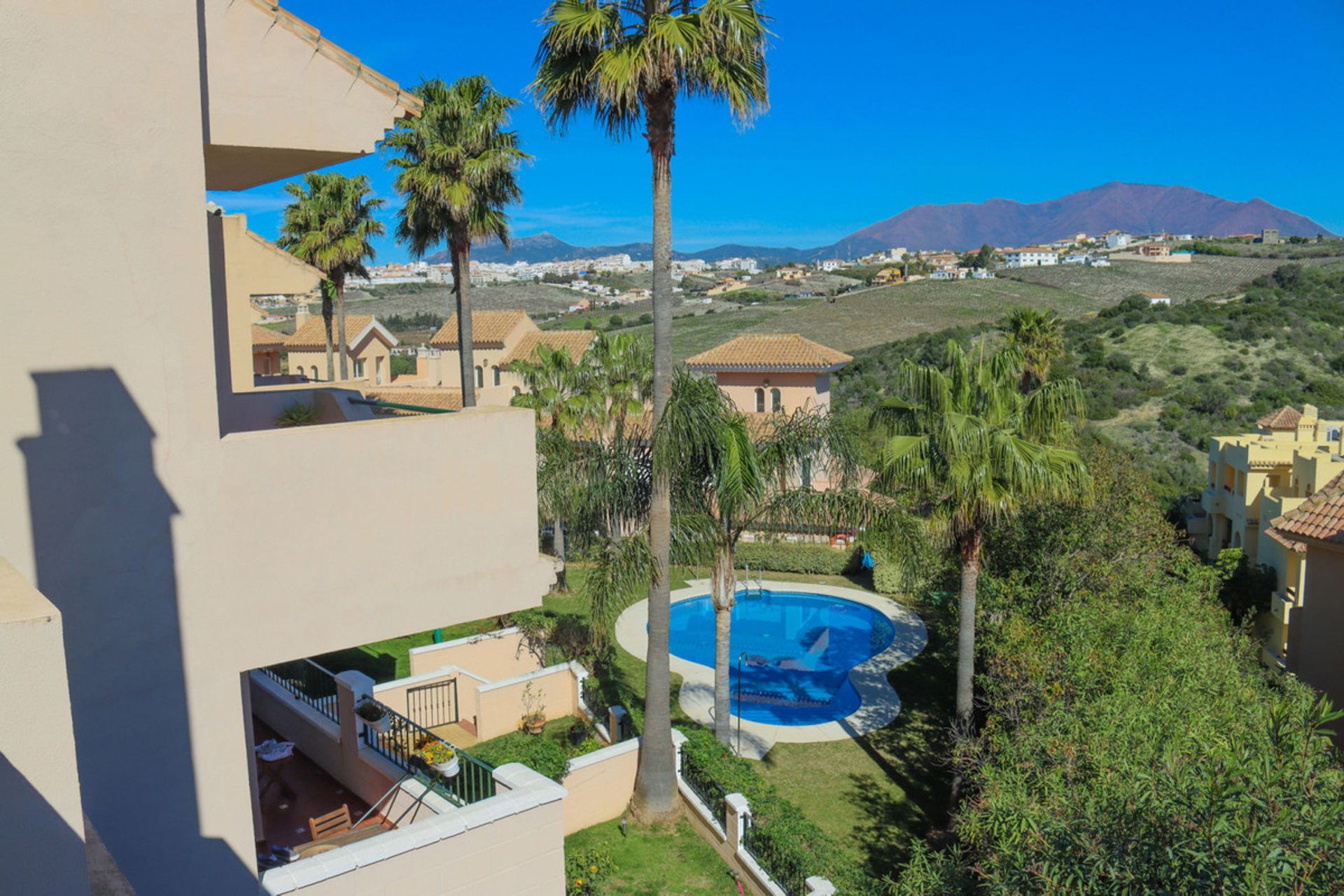 Casa nel Puerto de la Duquesa, Andalusia 10175796