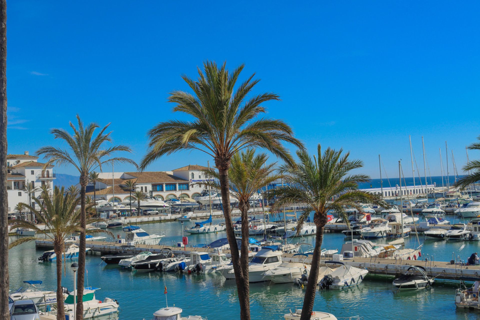 Casa nel Puerto de la Duquesa, Andalusia 10175796