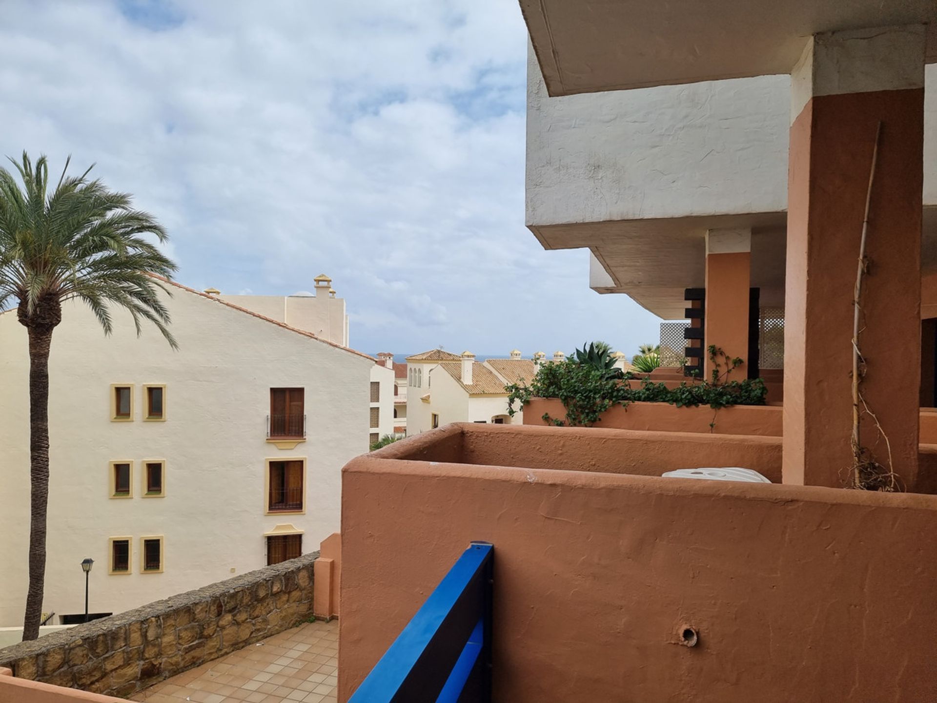 Condominio nel Puerto de la Duquesa, Andalusia 10175801