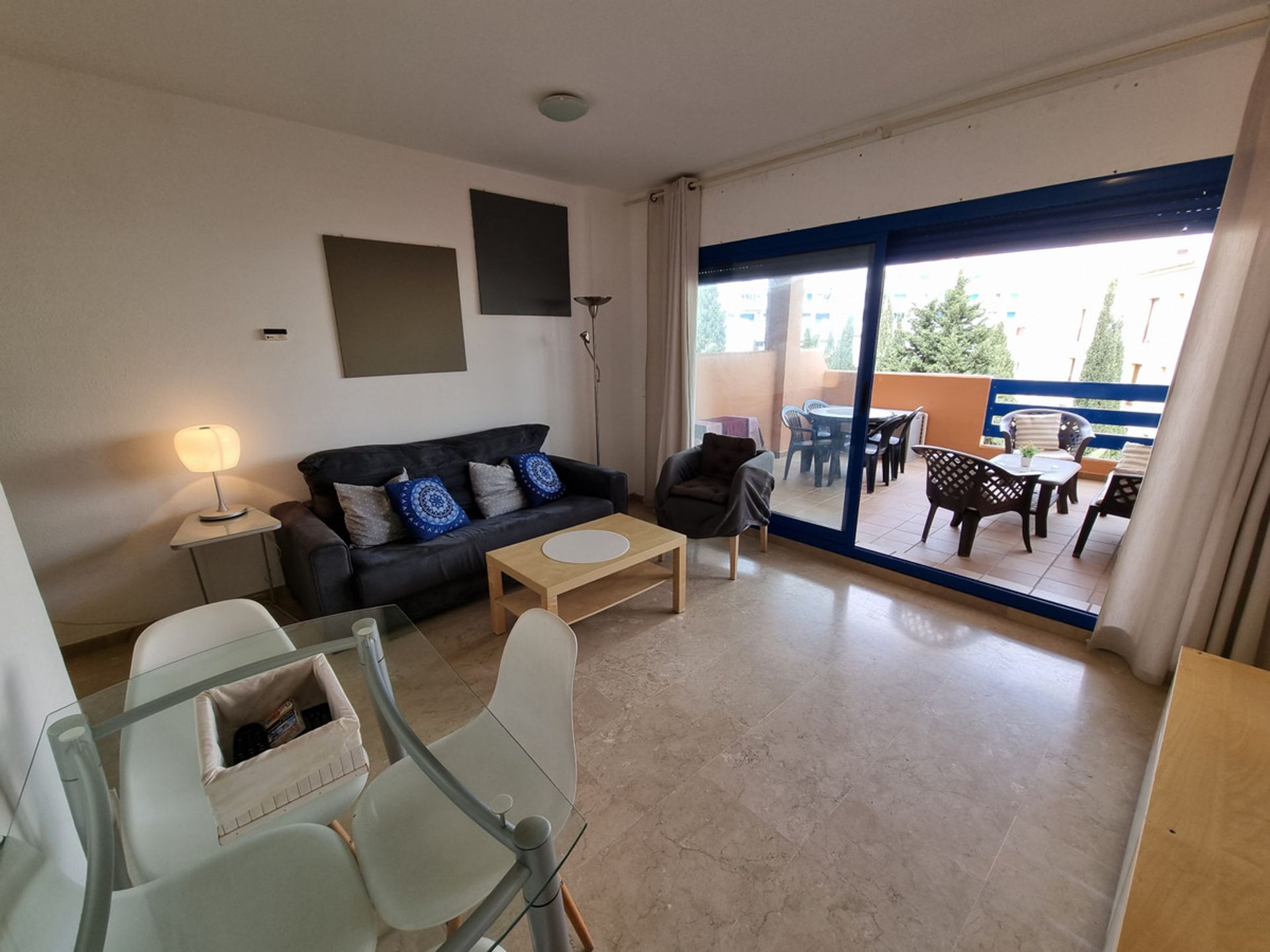 Condominio nel Puerto de la Duquesa, Andalusia 10175801