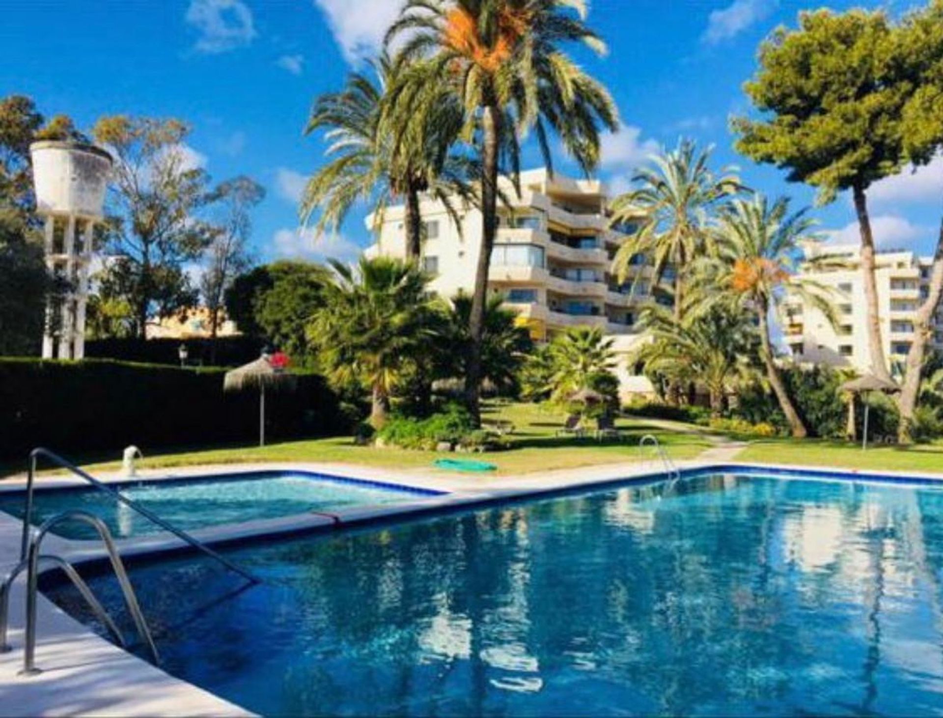 Condominium in La Atalaya, Andalucía 10175811