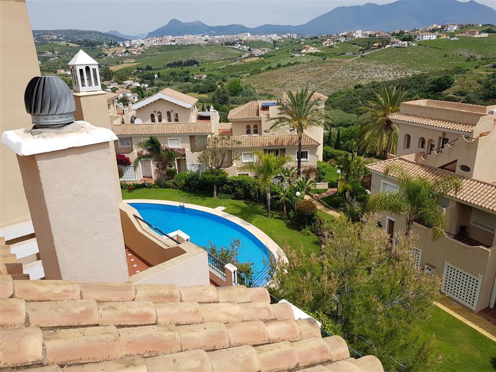 casa en Puerto de la Duquesa, Andalusia 10176255