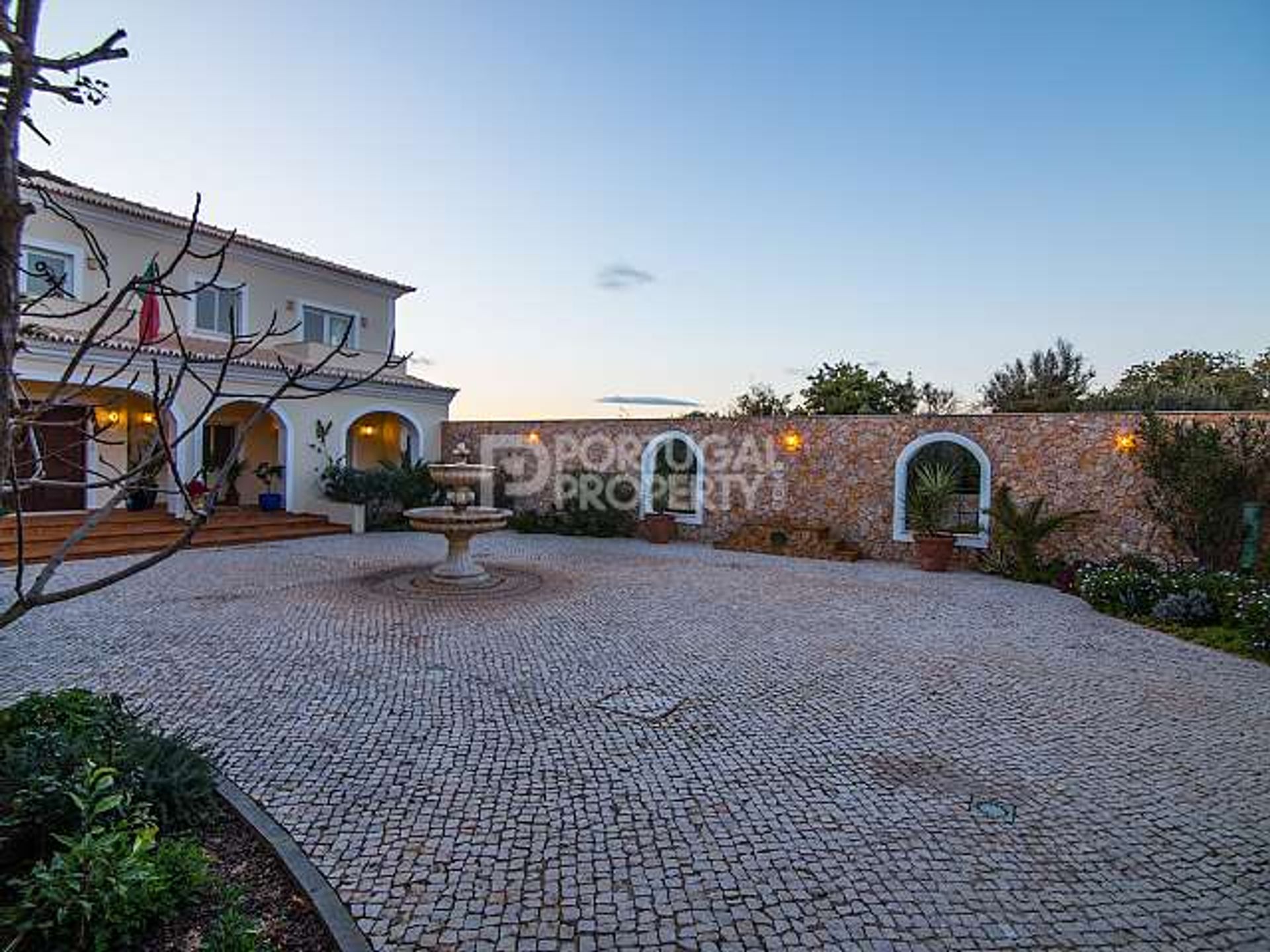 House in Porches, Faro District 10176439