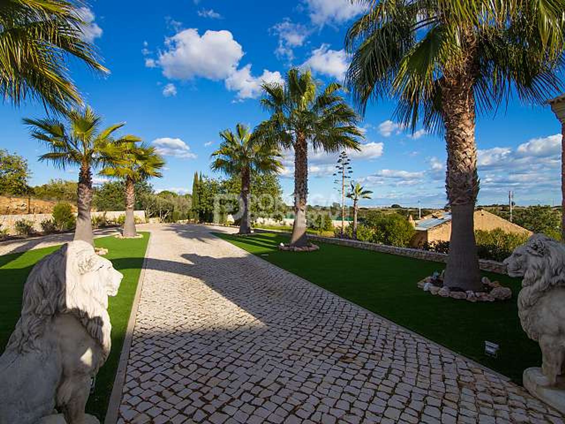 House in Porches, Faro District 10176439