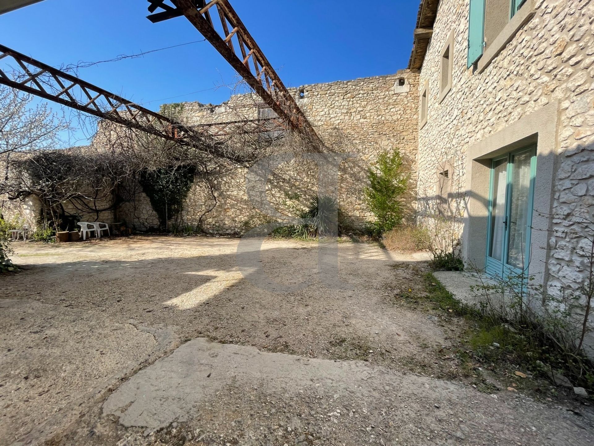 Hus i L'Isle-sur-la-Sorgue, Provence-Alpes-Côte d'Azur 10177472