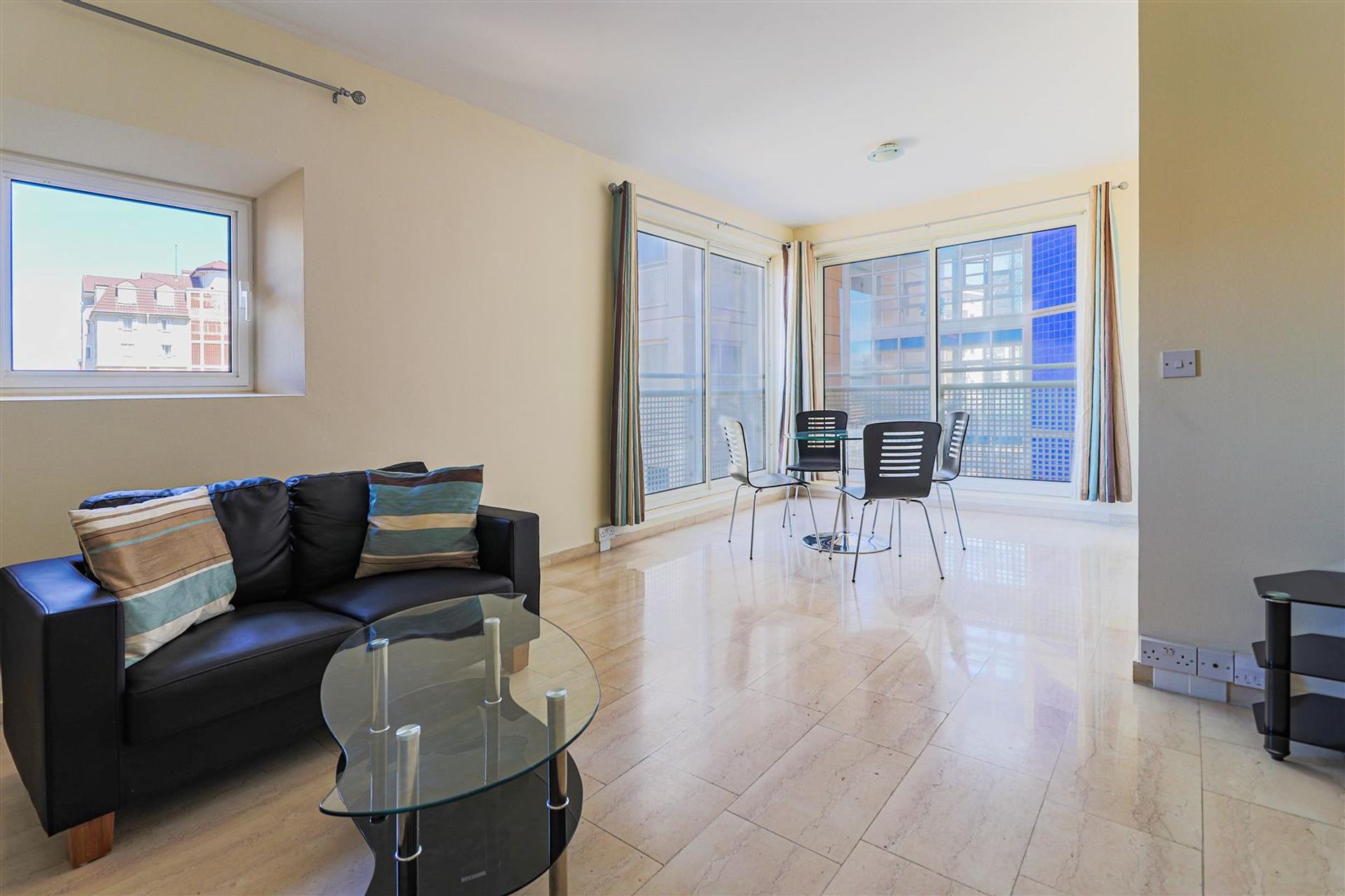 Condominium in Gibraltar,  10177734