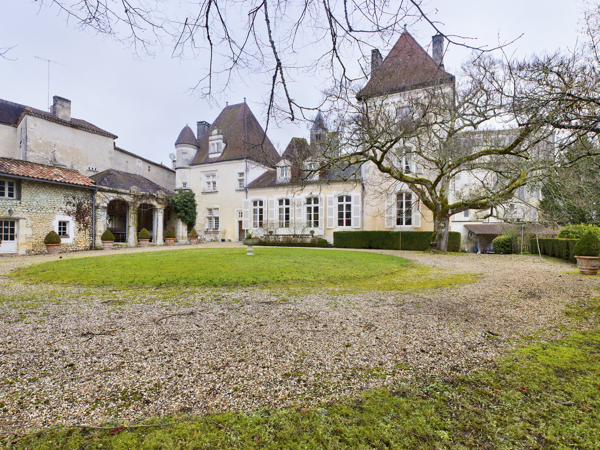 Otro en Riberac, Nouvelle-Aquitaine 10178060