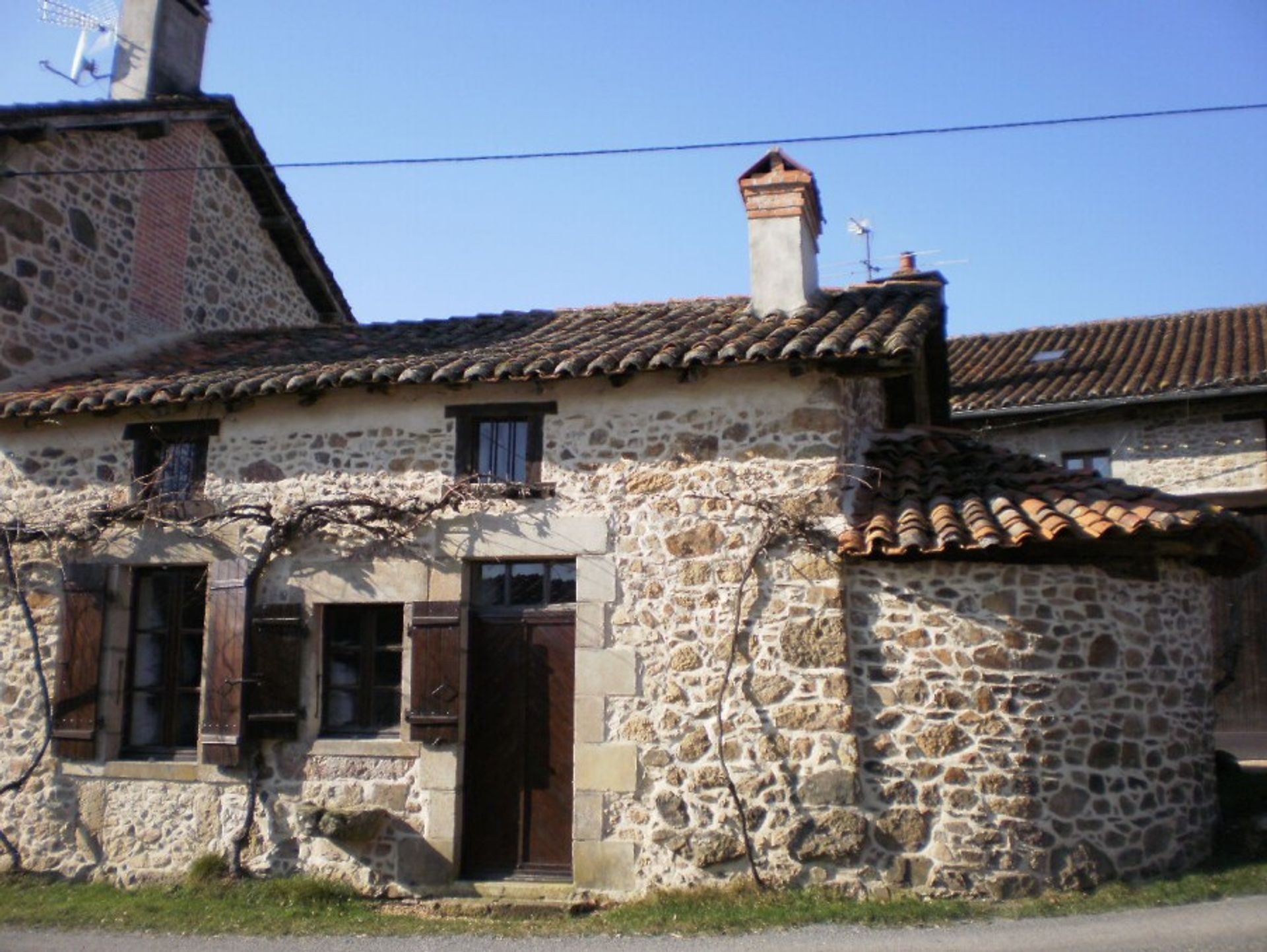 Hus i Massignac, Nouvelle-Aquitaine 10178121