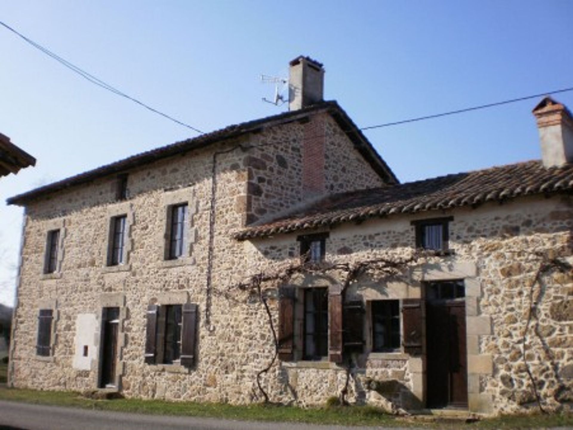 Hus i Massignac, Nouvelle-Aquitaine 10178121