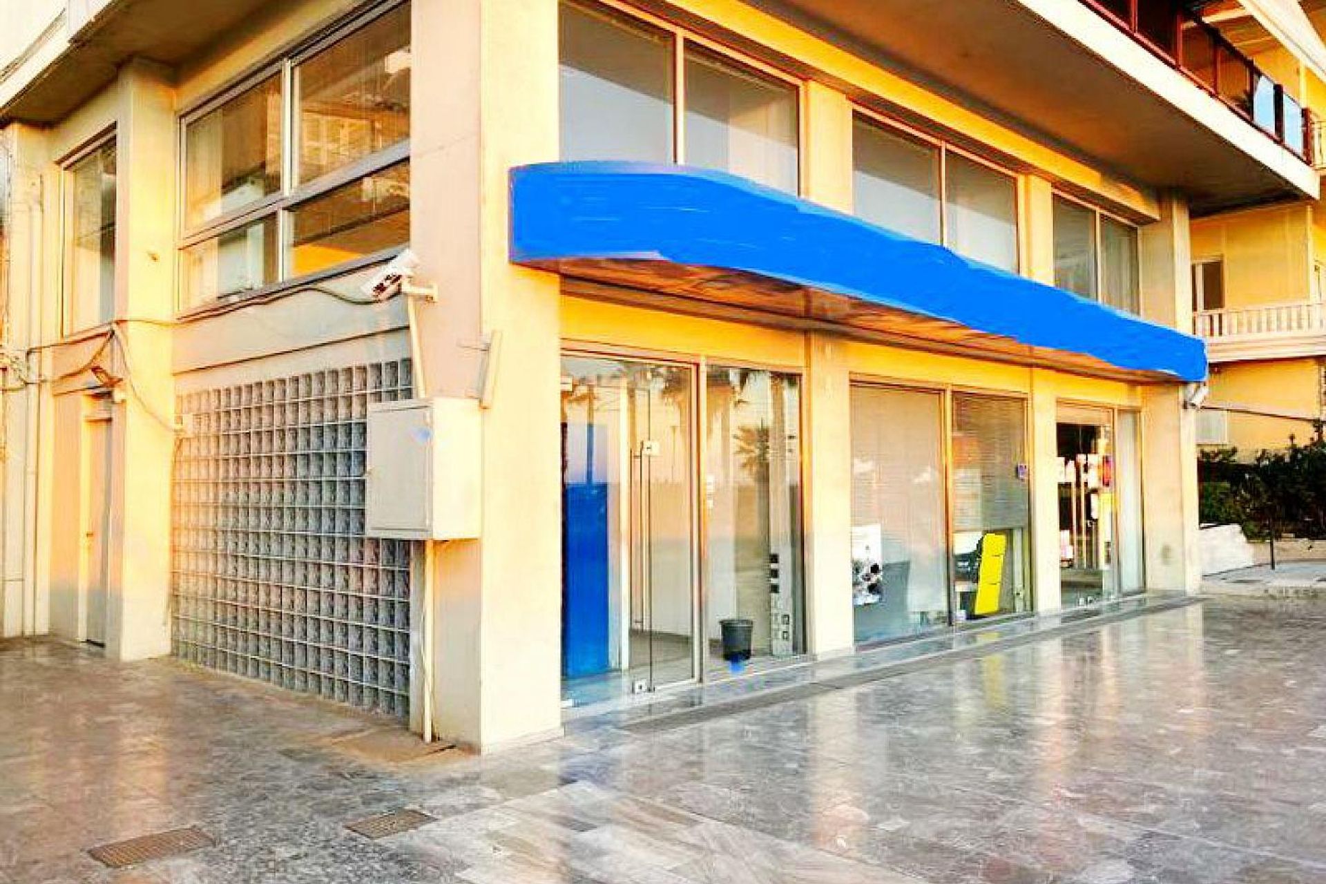 Retail in Palaio Faliro, Attiki 10178798