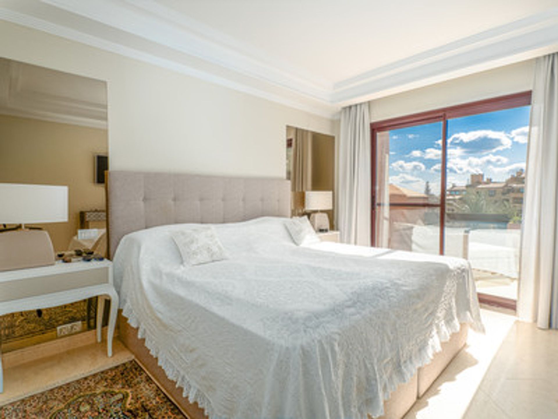 Condominium in Estepona, Andalusia 10179163