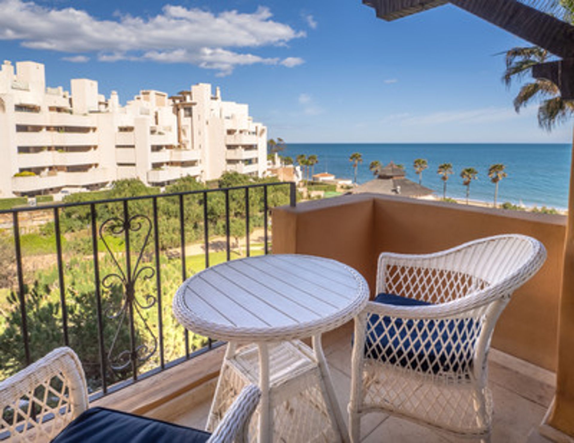 Condominium in Estepona, Andalusia 10179163