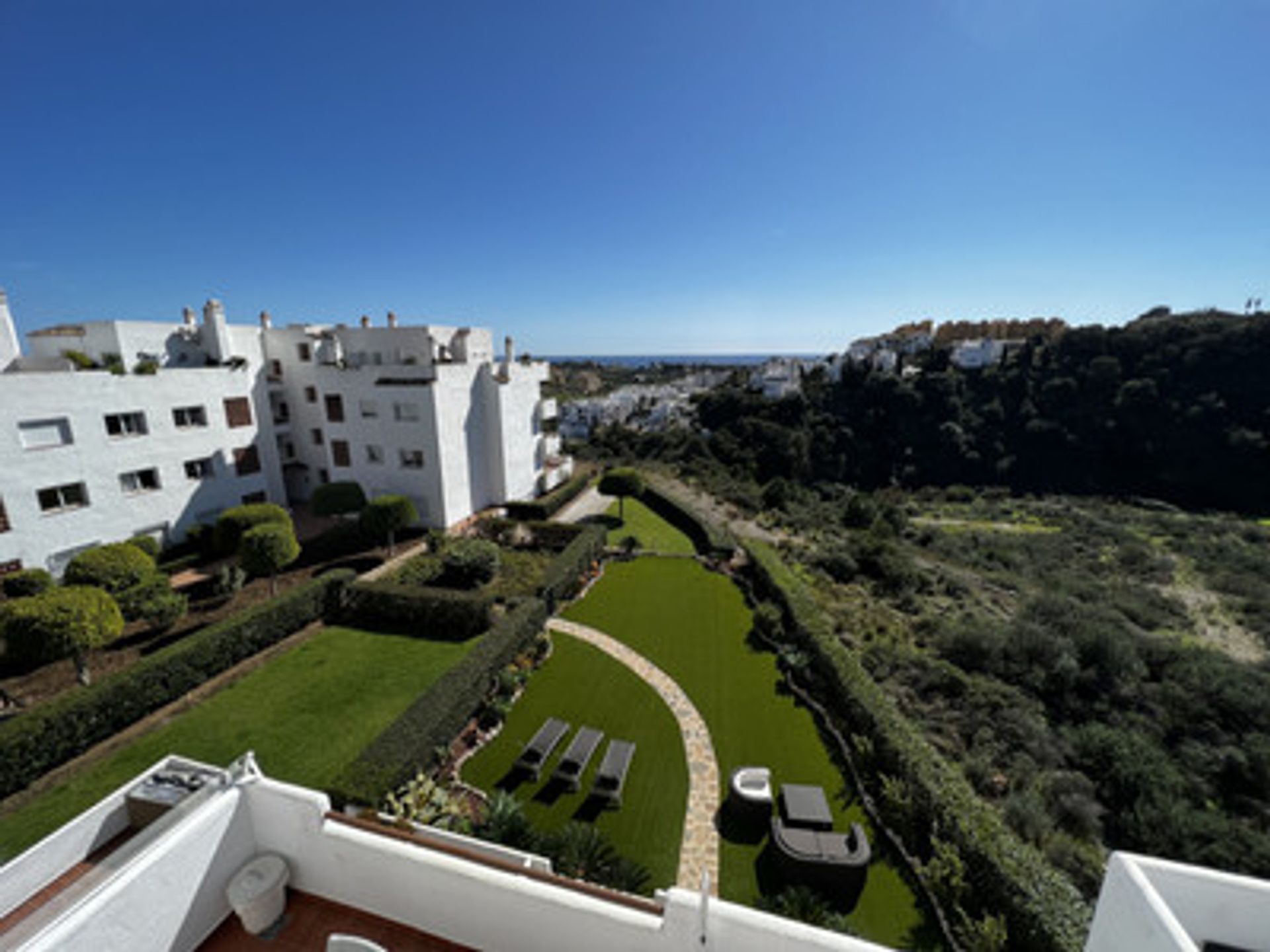 Condominium in Estepona, Andalusia 10179281