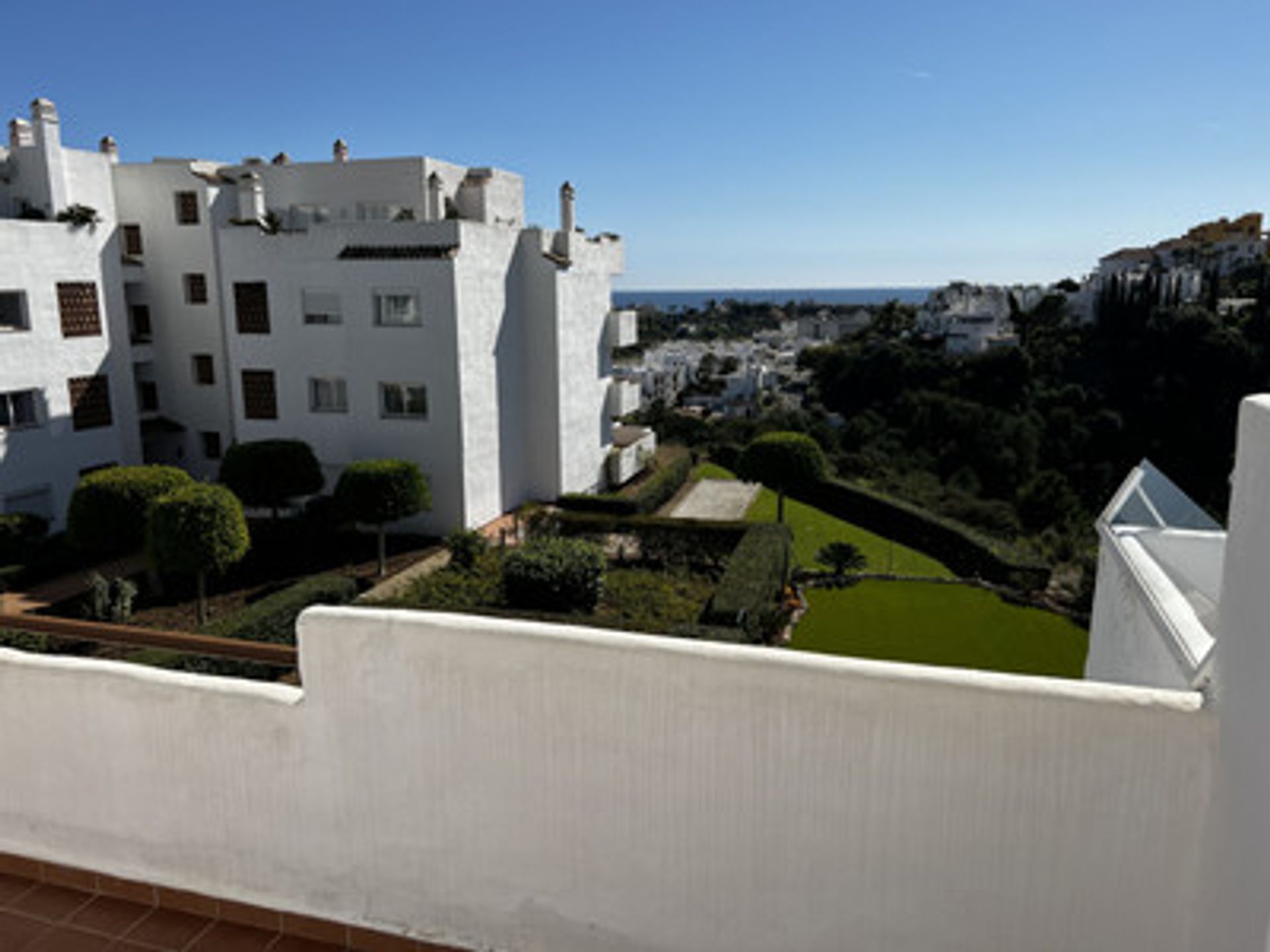 Condominium in Estepona, Andalusia 10179281