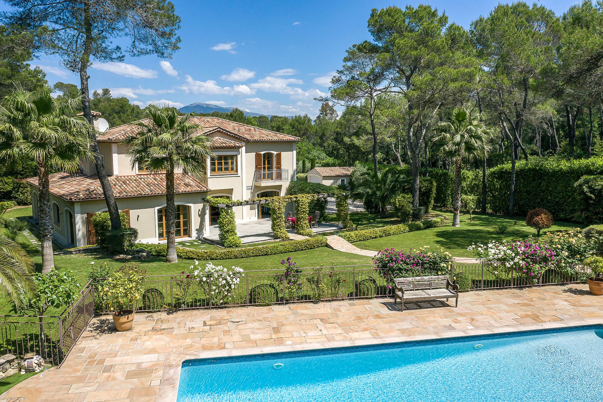 жилой дом в Mouans-Sartoux, Provence-Alpes-Côte d'Azur 10179737