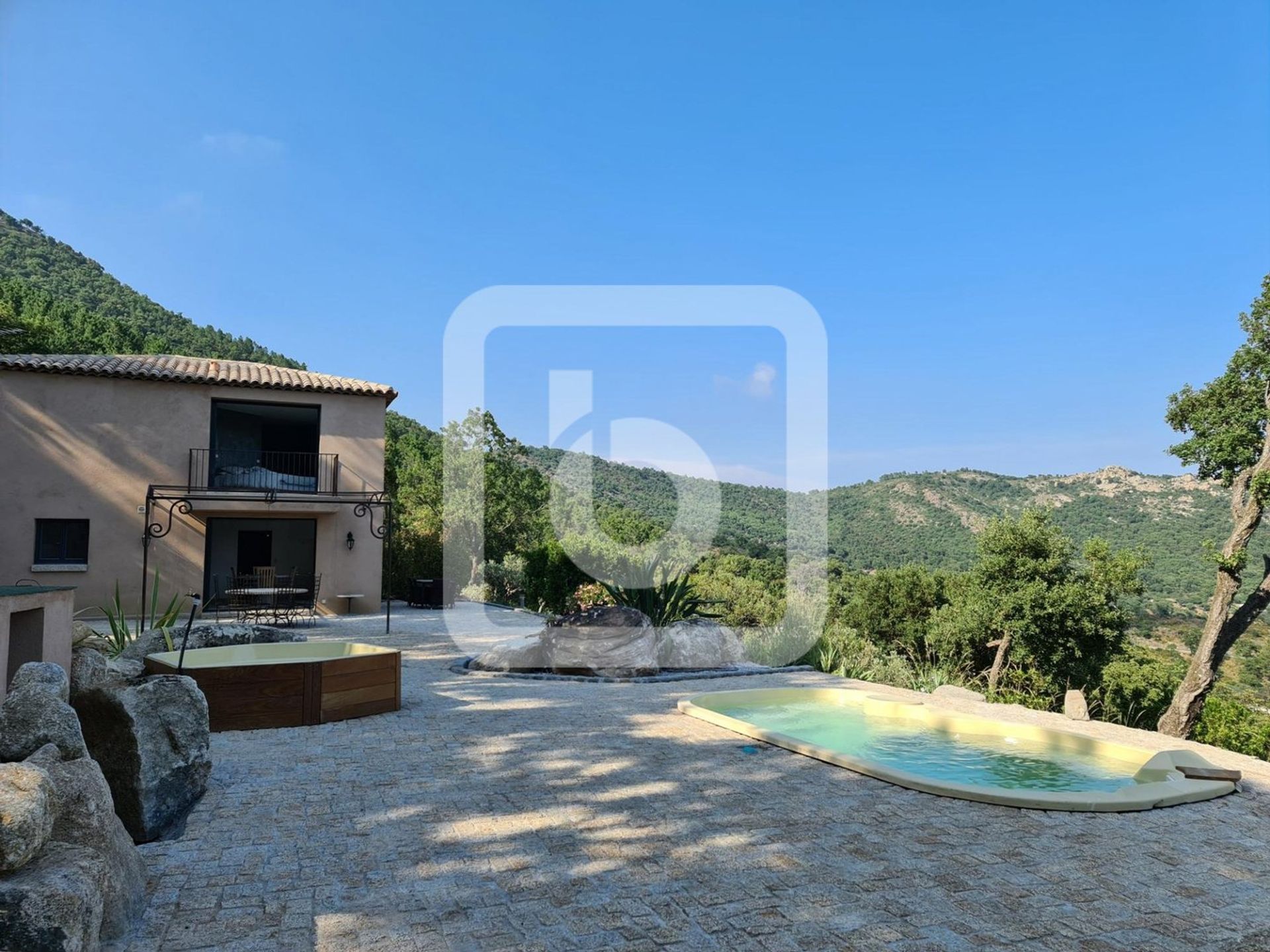 Huis in Le Plan-de-la-Tour, Provence-Alpes-Côte d'Azur 10179829