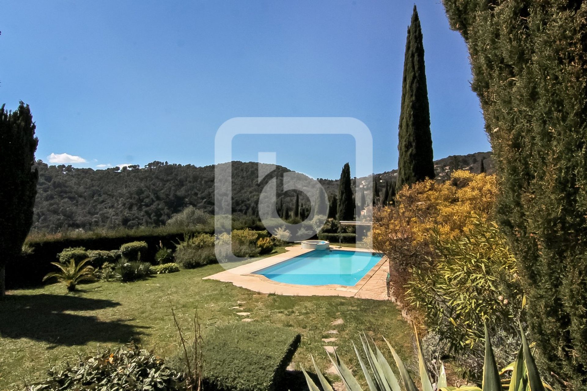 жилой дом в Grasse, Provence-Alpes-Côte d'Azur 10179855