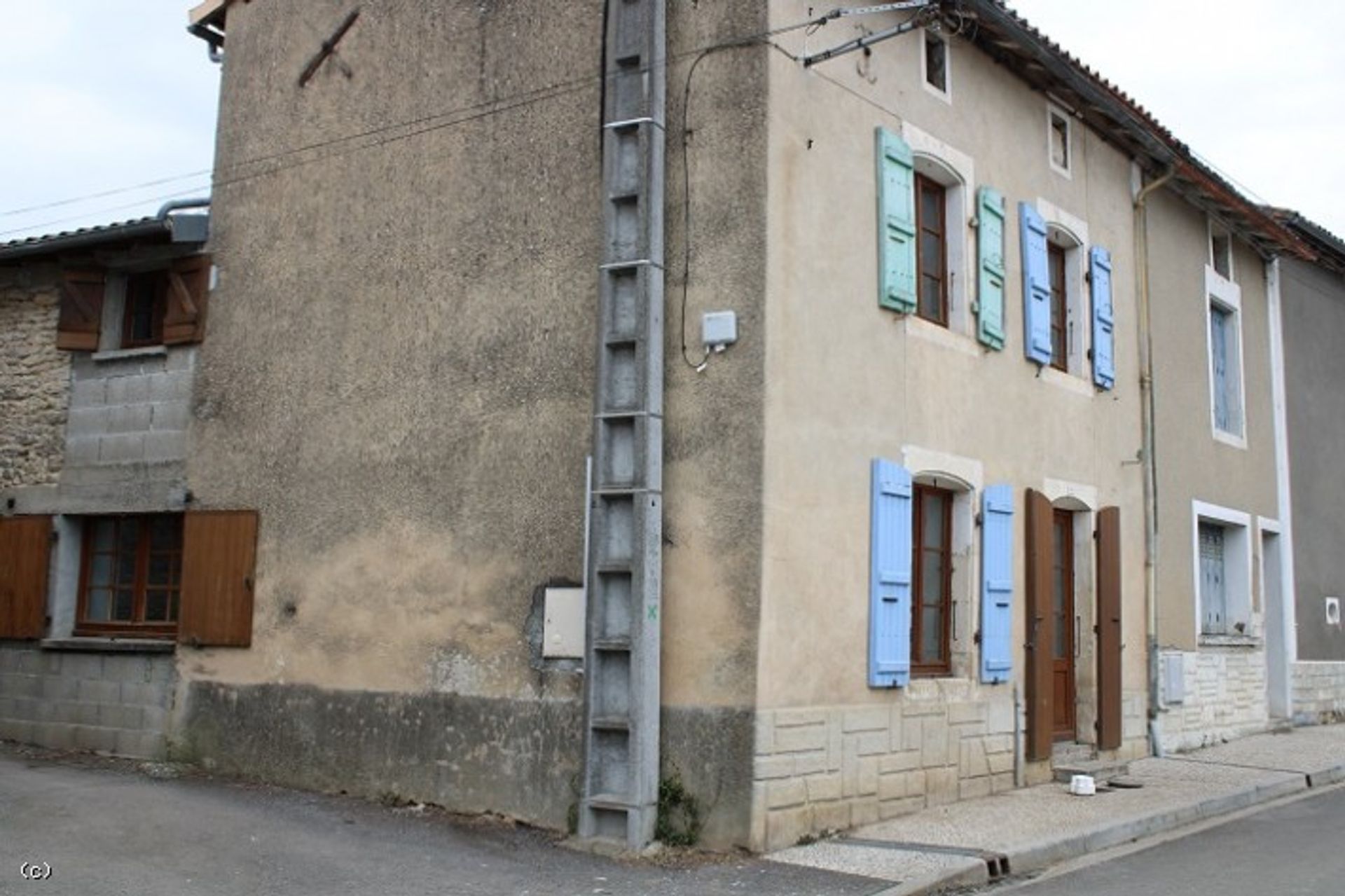 Huis in Ruffec, Nouvelle-Aquitaine 10180714