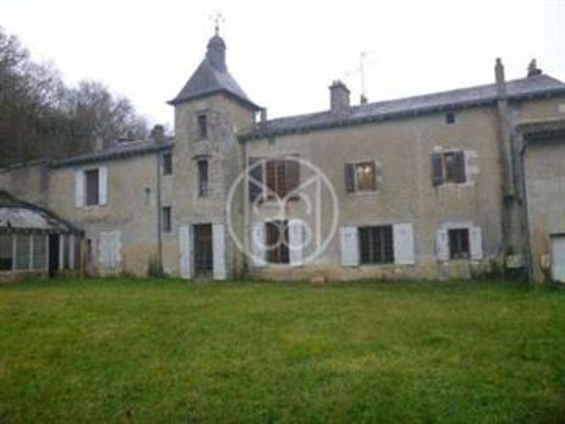 Rumah di Vivonne, Nouvelle-Aquitaine 10180987